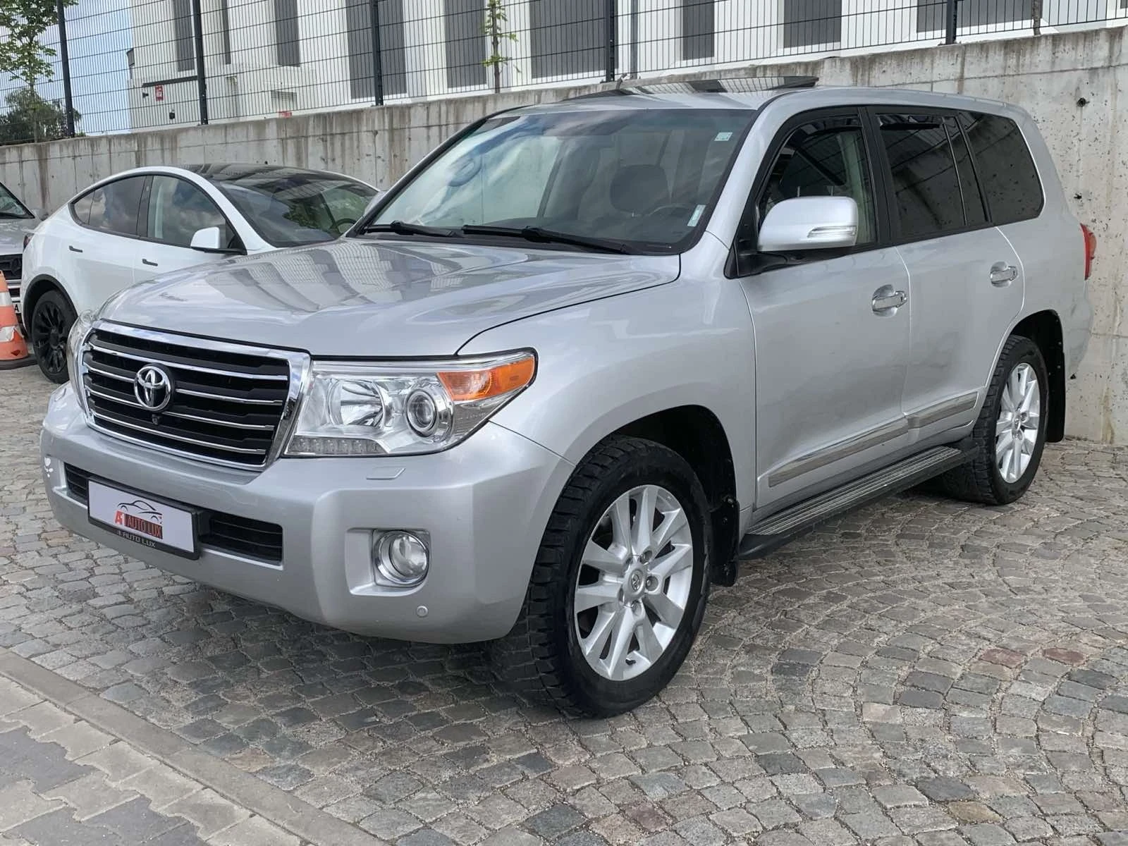 Toyota Land cruiser 200 — 3