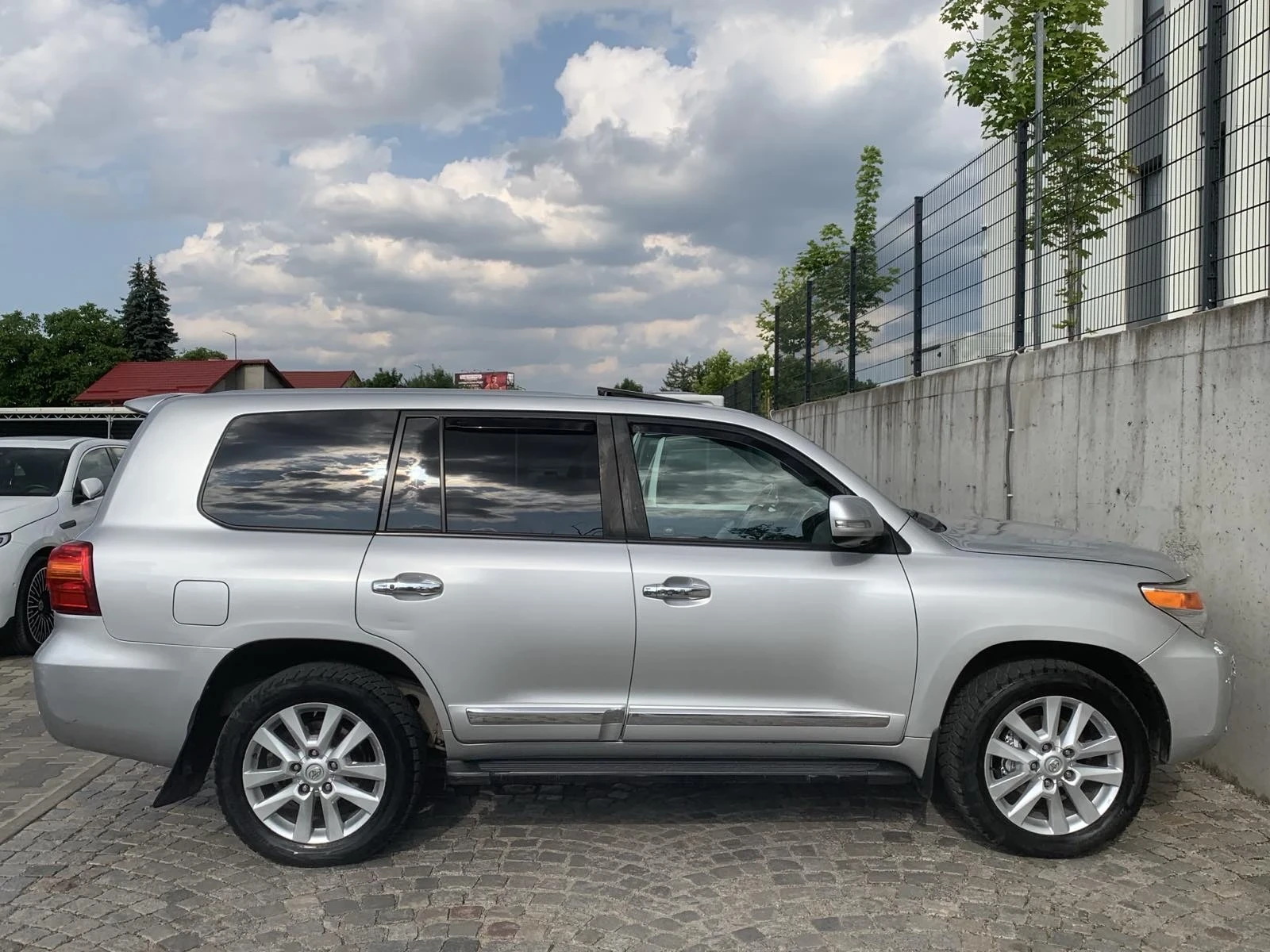 Toyota Land cruiser 200 — 5