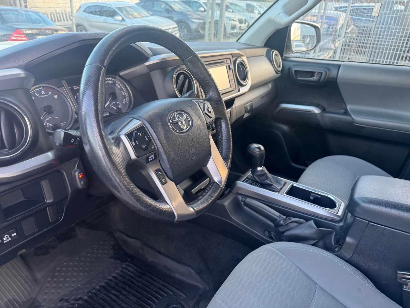 2017 Toyota Tacoma 3.5i 4x4 V6 — 8