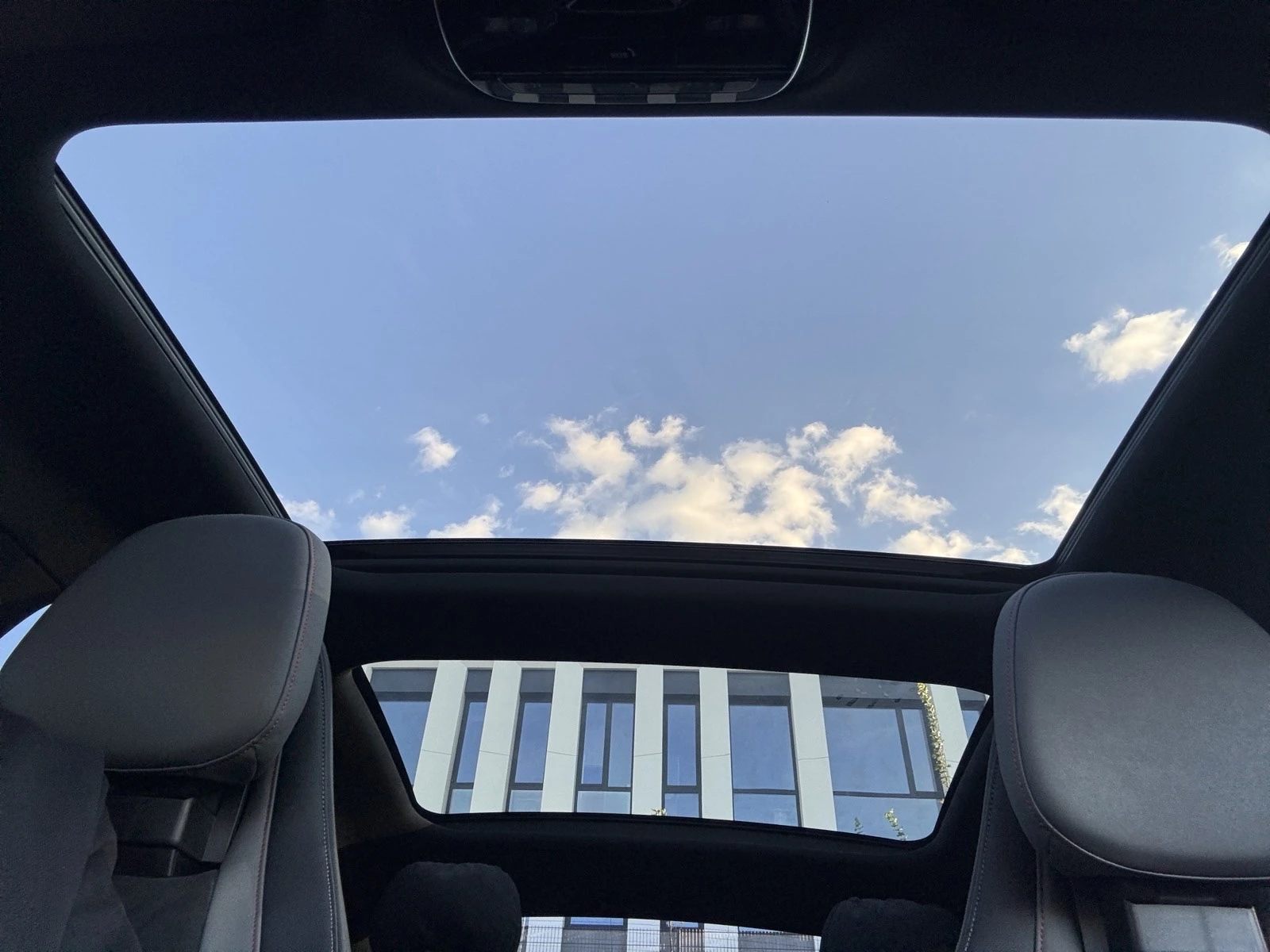 Mercedes-Benz EQE 350+ /AMGx2/KEYLESS/PANO/Assist/360/MBUX/DISTRONIC — 9