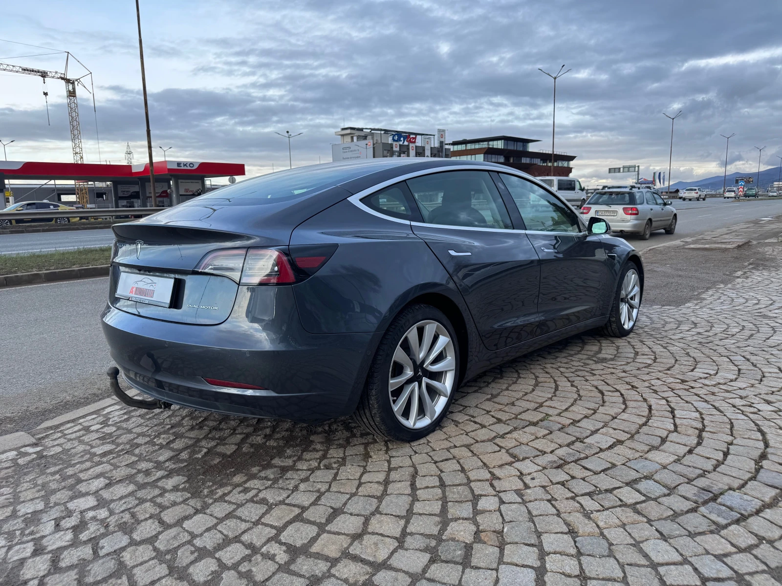 Tesla Model 3 Long — 7