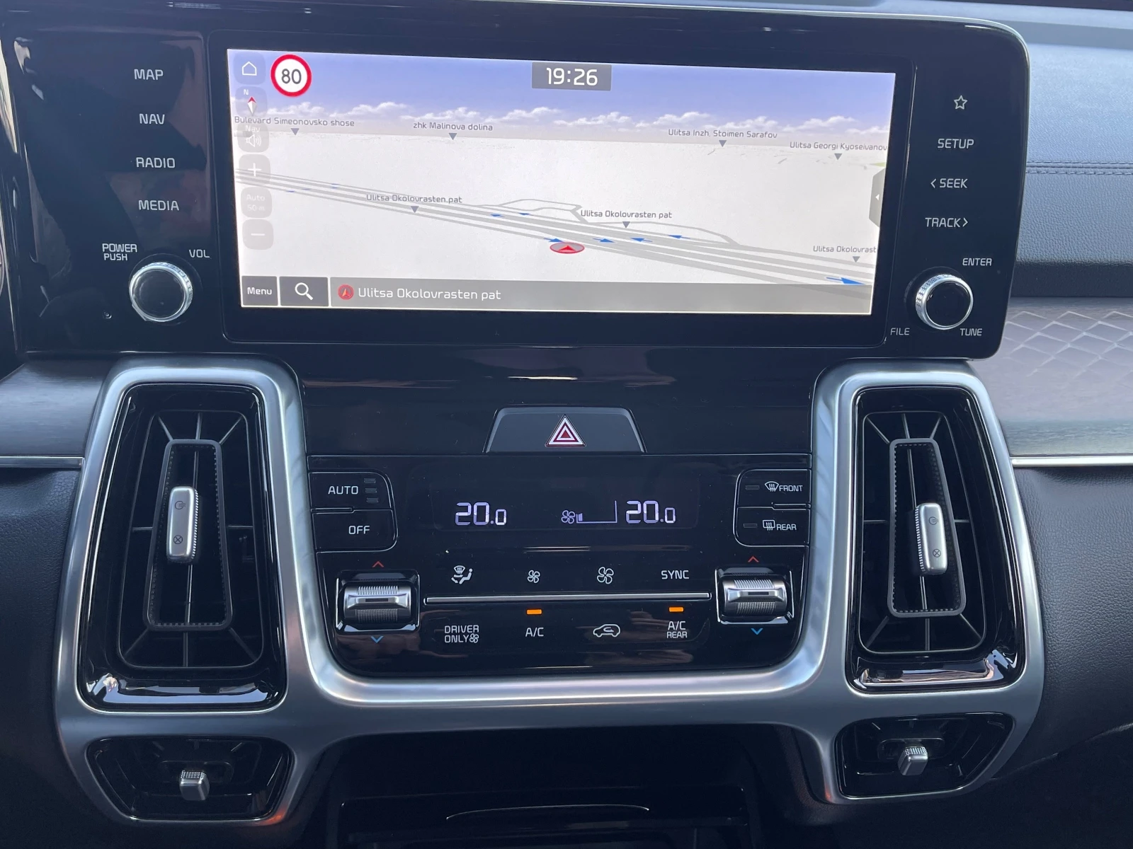 Kia Sorento Hybrid/230ps/6+ 1 — 10