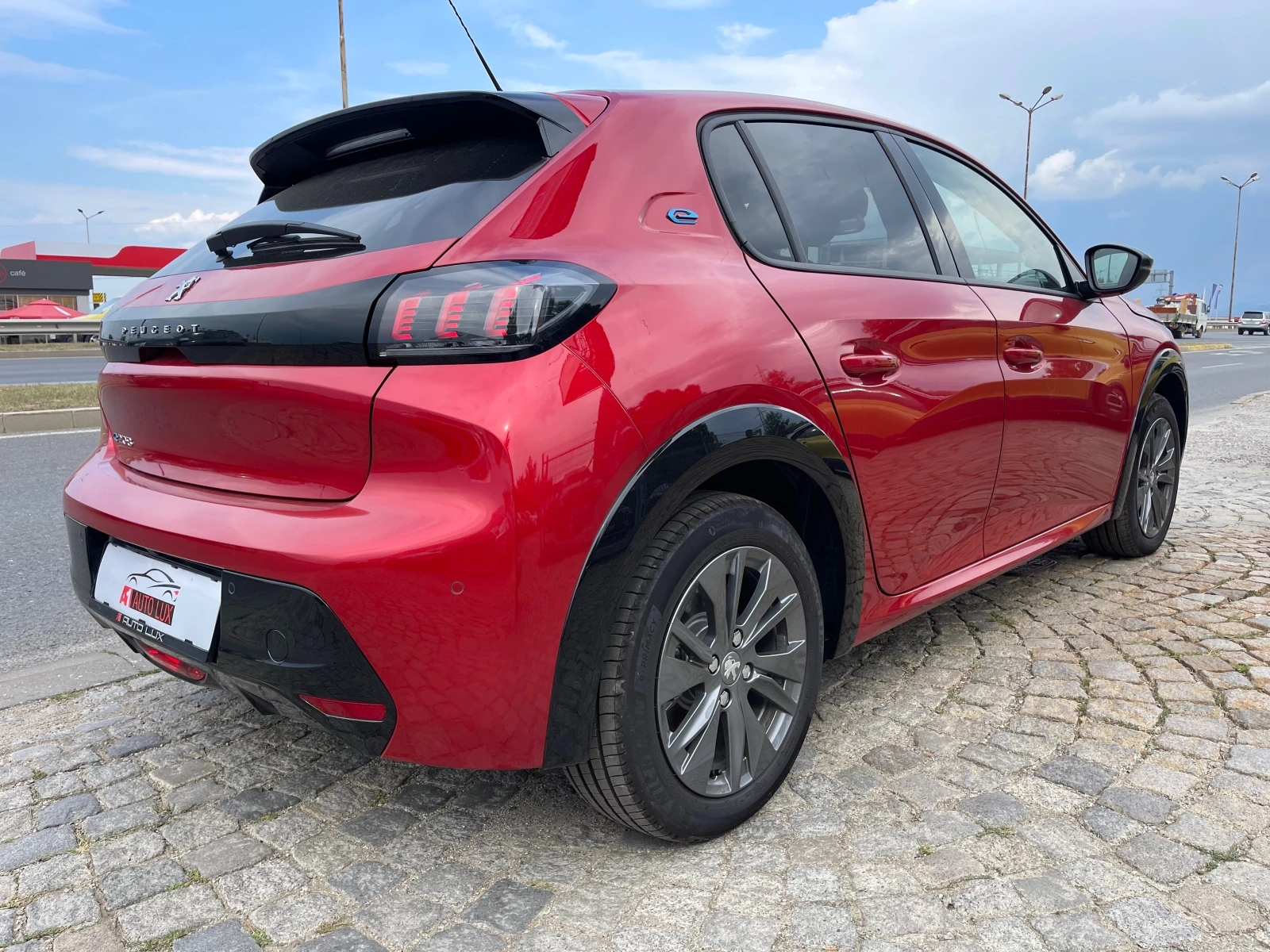 Peugeot 208 e-208 60KWh/new — 6