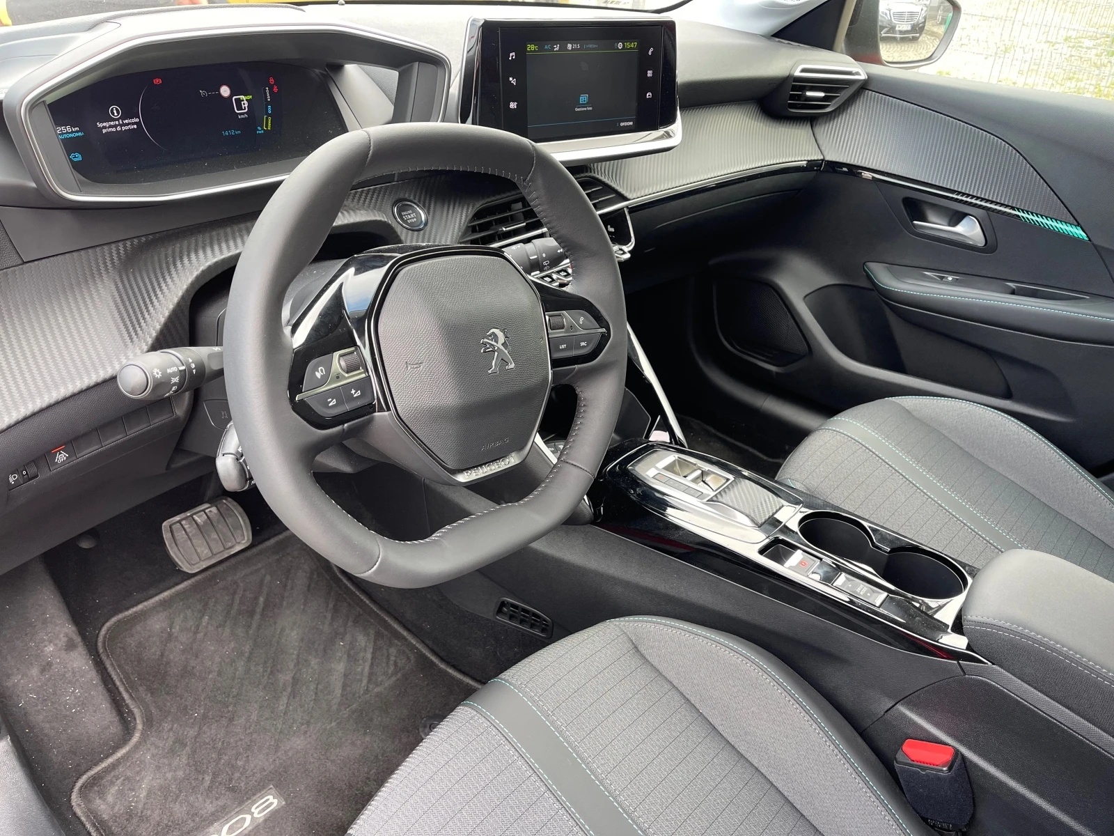 Peugeot 208 e-208 60KWh/new — 7