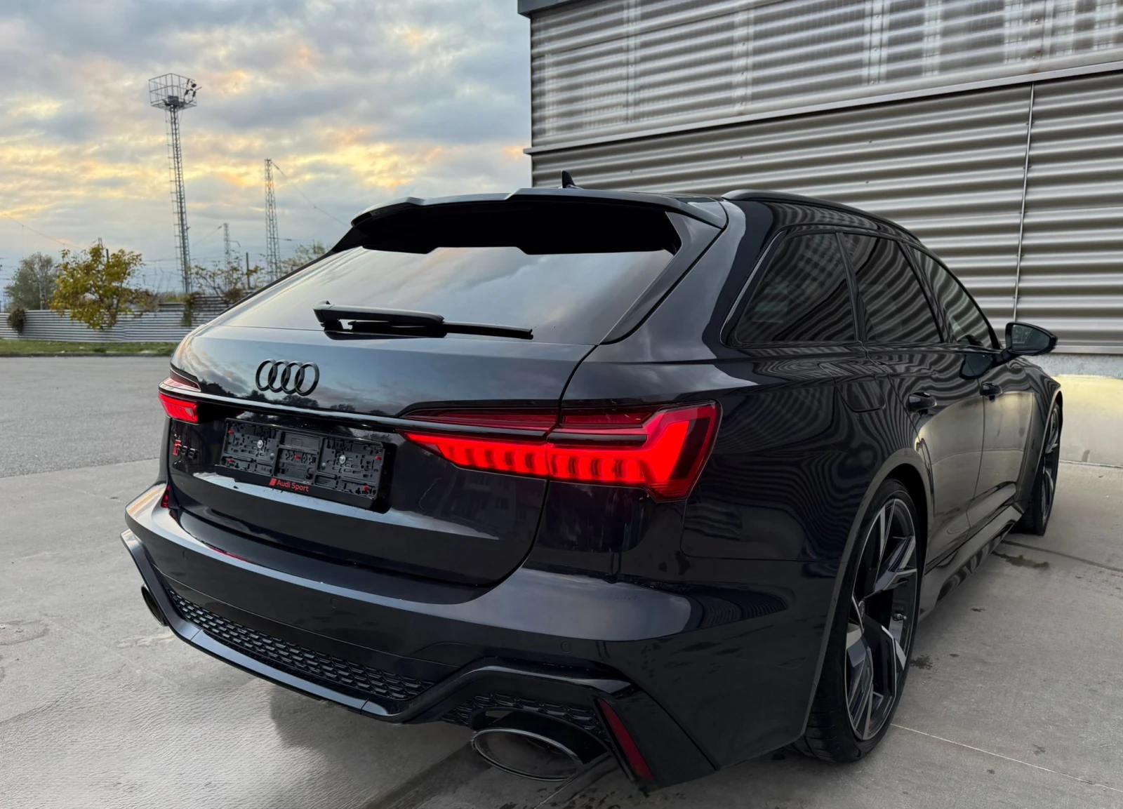 2022 Audi RS6 V Avant — 6