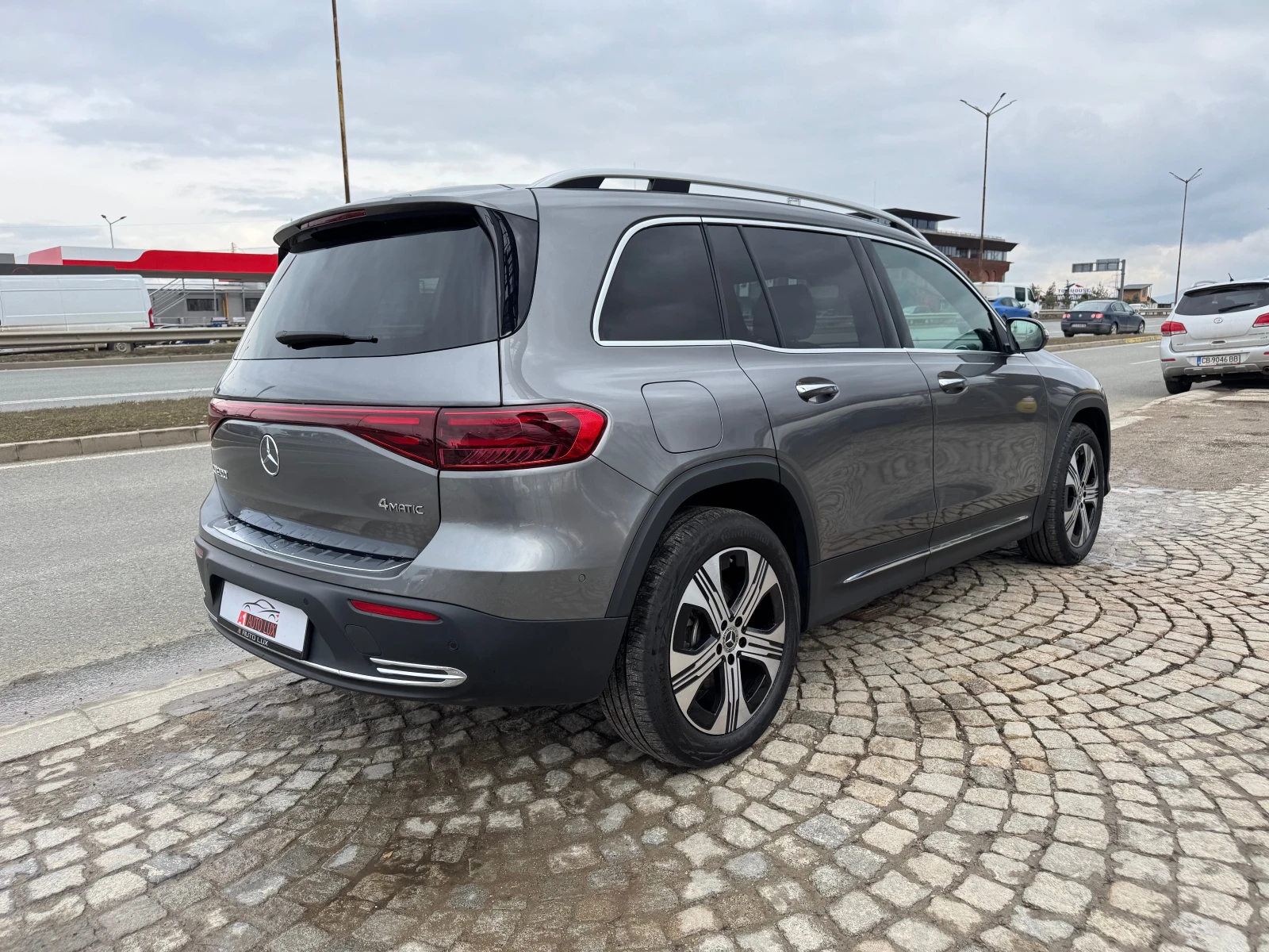 Mercedes-Benz EQB 300/Progresivei+ Night — 6