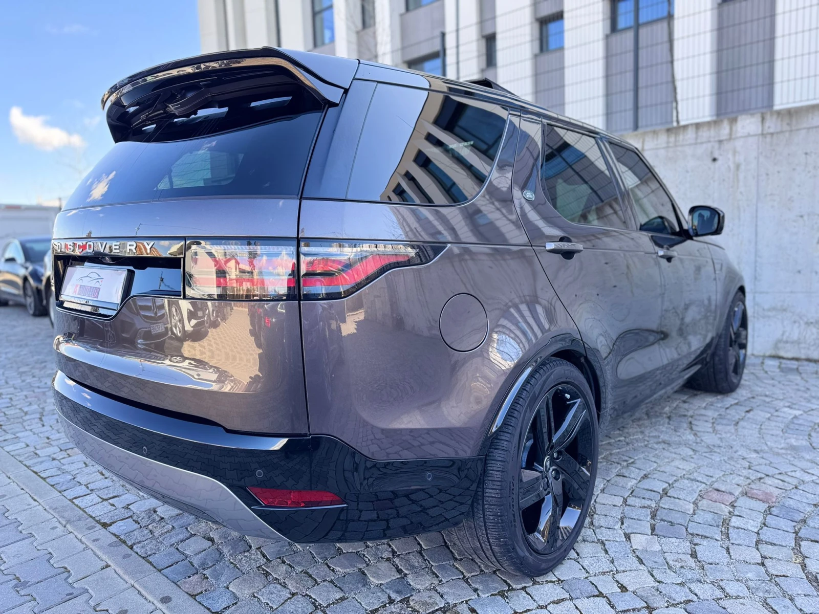 2024 Land Rover Discovery SE/R-Dynamic — 6