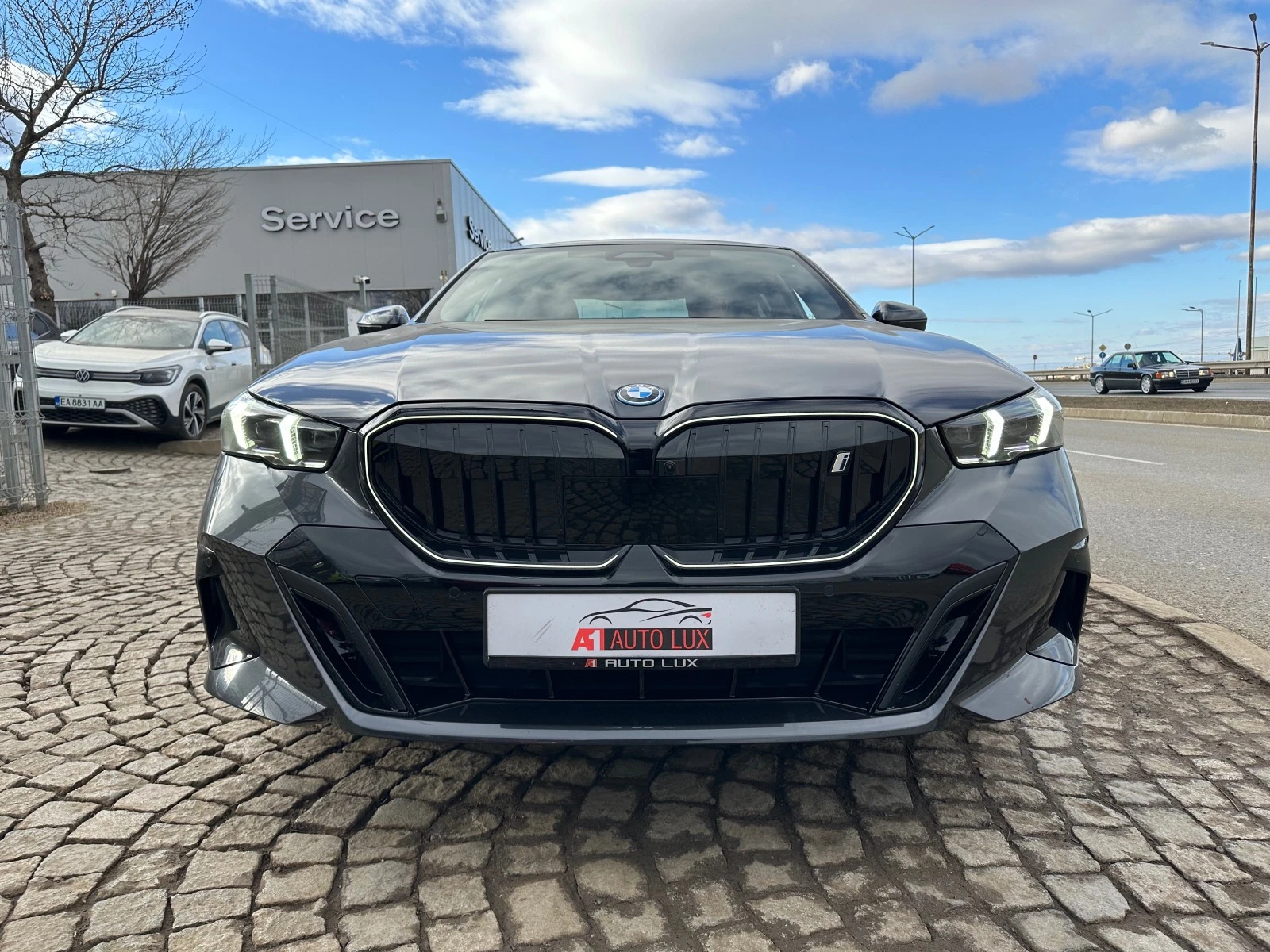 BMW i5 M-SPORT PRO — 3