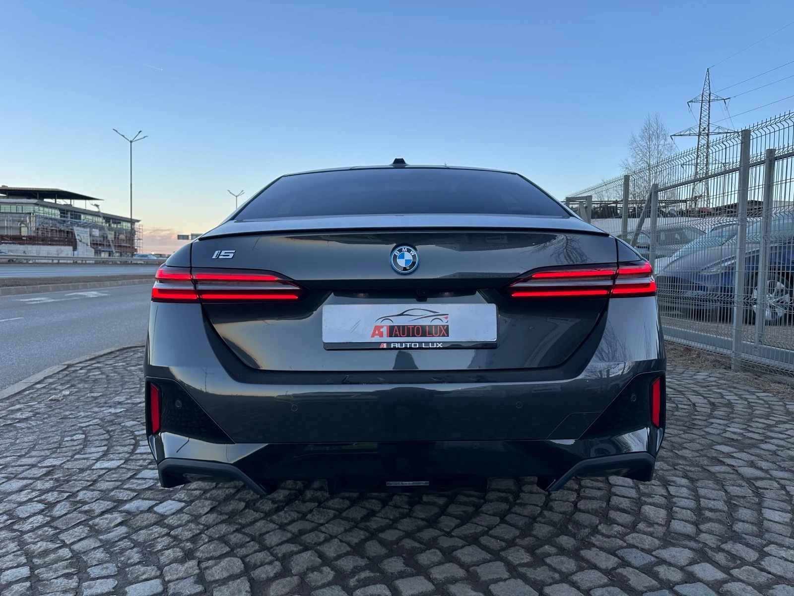 BMW i5 M-SPORT PRO — 5