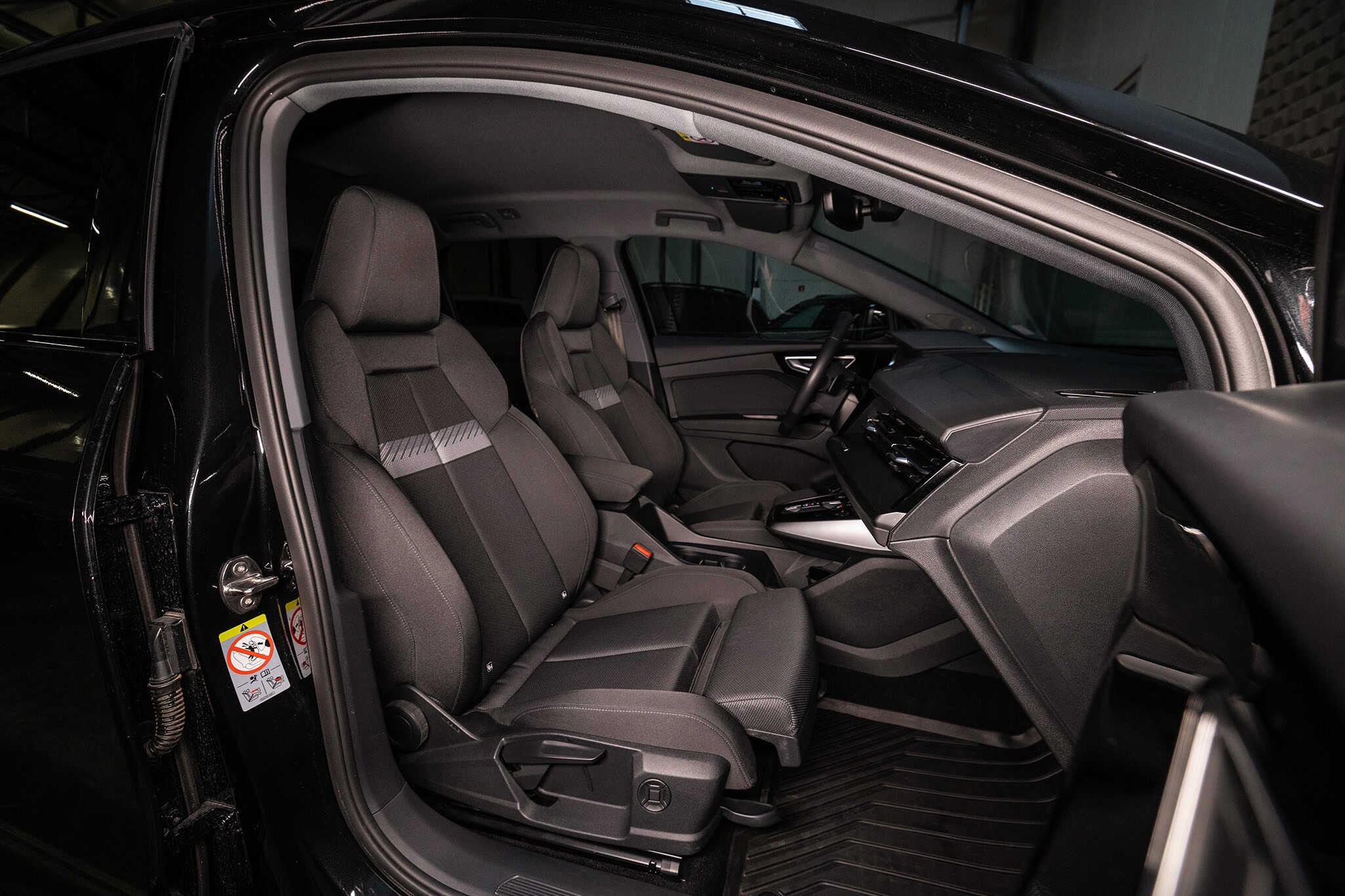 2024 Audi Q4 e-tron — 8