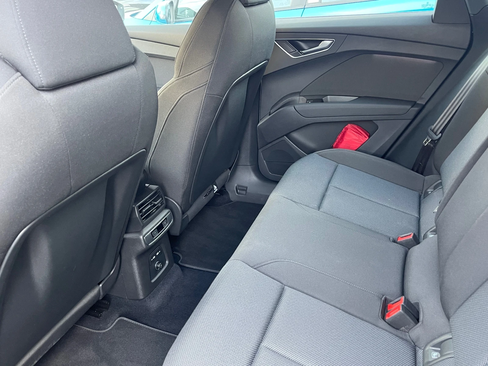 Audi Q4 E-tron Обява: — 12