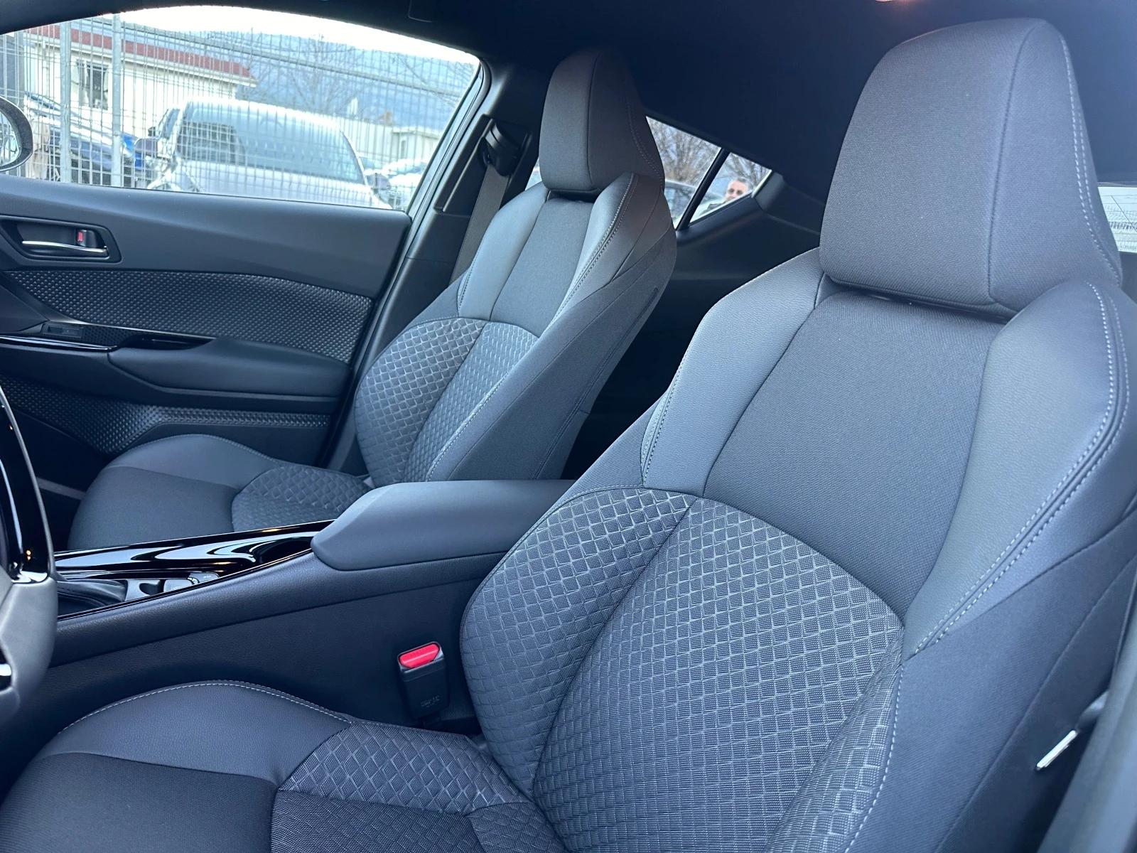 Toyota C-HR 2.0-Hybrid 185k.c./НАЛИЧНИ/ — 7