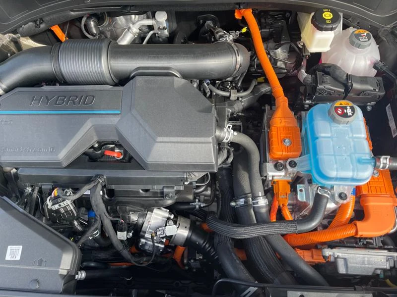 Hyundai Tucson 230к.с./Hybrid/4x4/Premium Обява: — 17