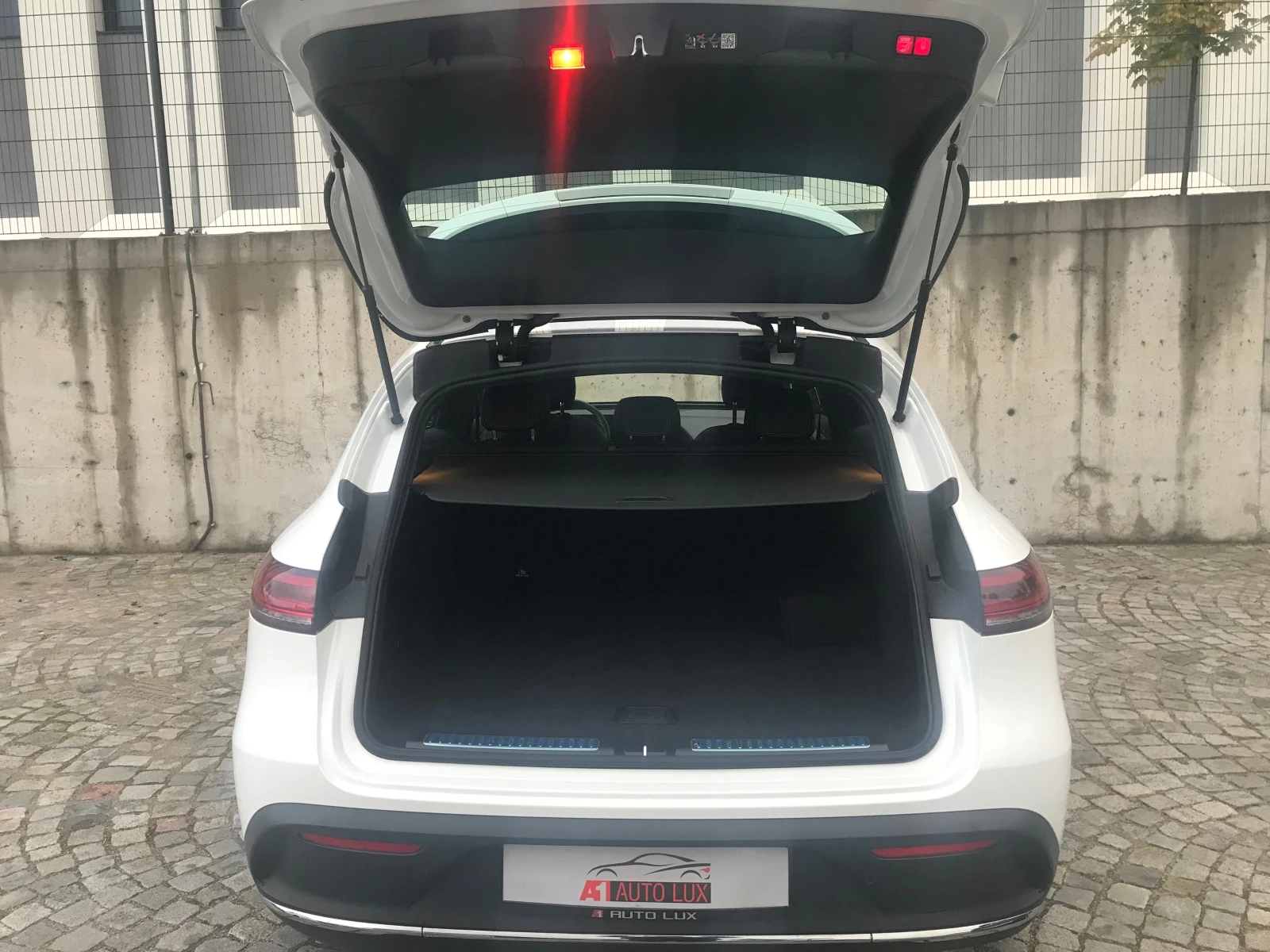 Mercedes-Benz EQC 400/AMG styling/4MATIC/HeadUP/NAVI/PANO/Full — 16