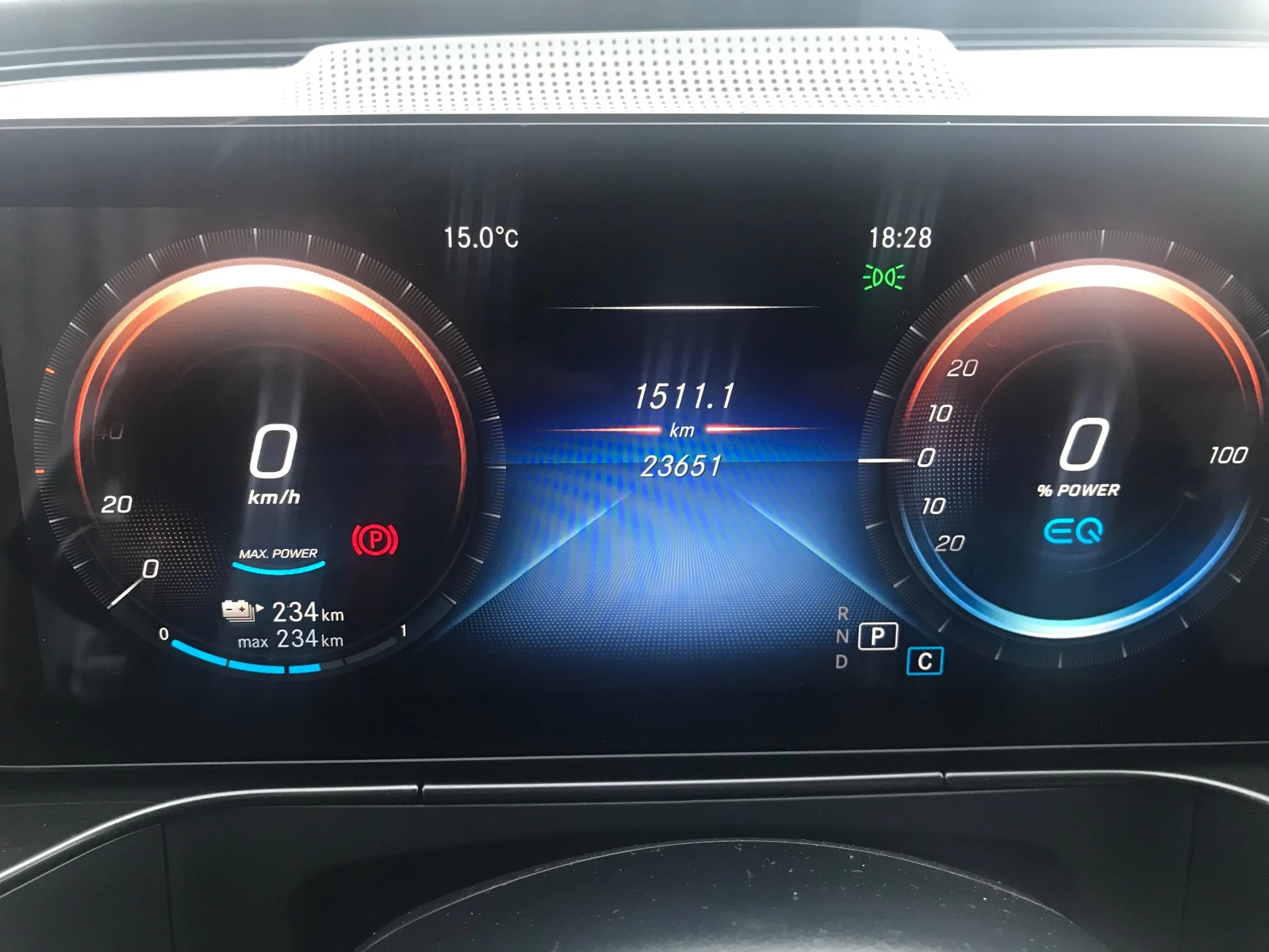 Mercedes-Benz EQC 400/AMG styling/4MATIC/HeadUP/NAVI/PANO/Full — 14