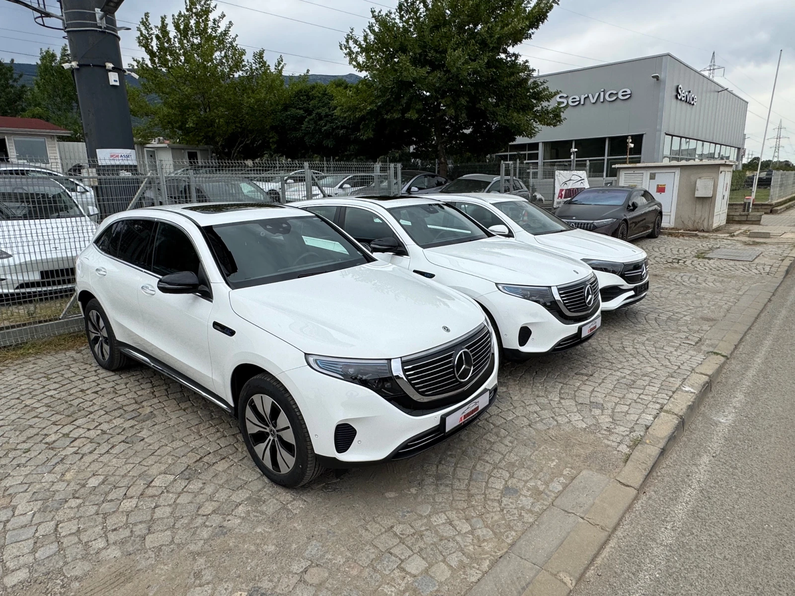 Mercedes-Benz EQC 400/AMG styling/4MATIC/HeadUP/NAVI/PANO/Full — 8