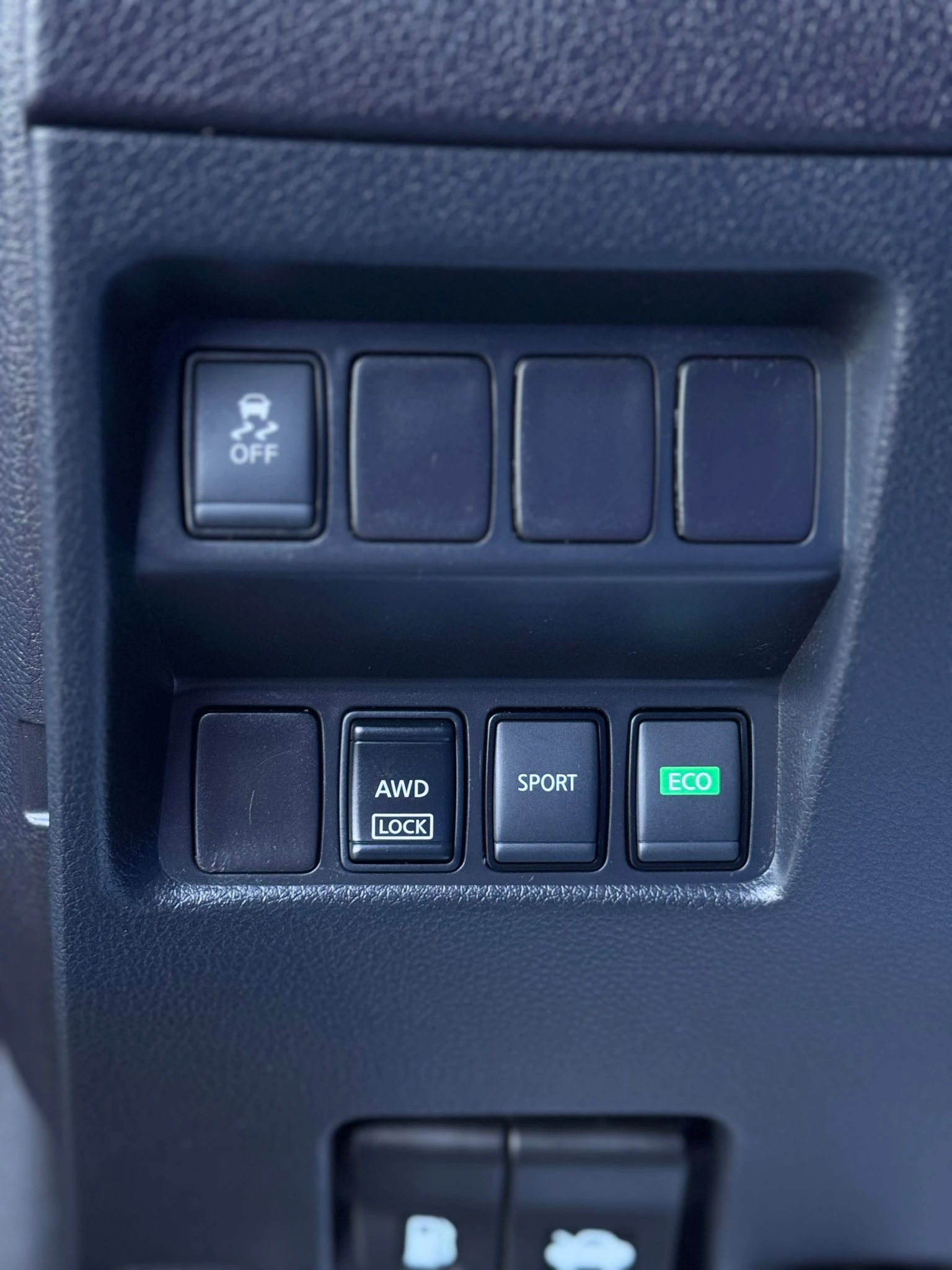 2017 Nissan X-Trail Rogue 2.5i — 12