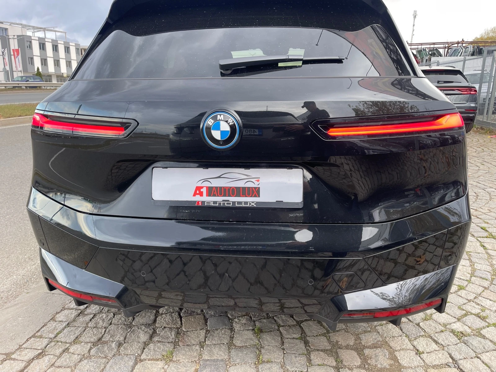 BMW iX 40/xDrive/M60-paket/Laze Обява: — 9