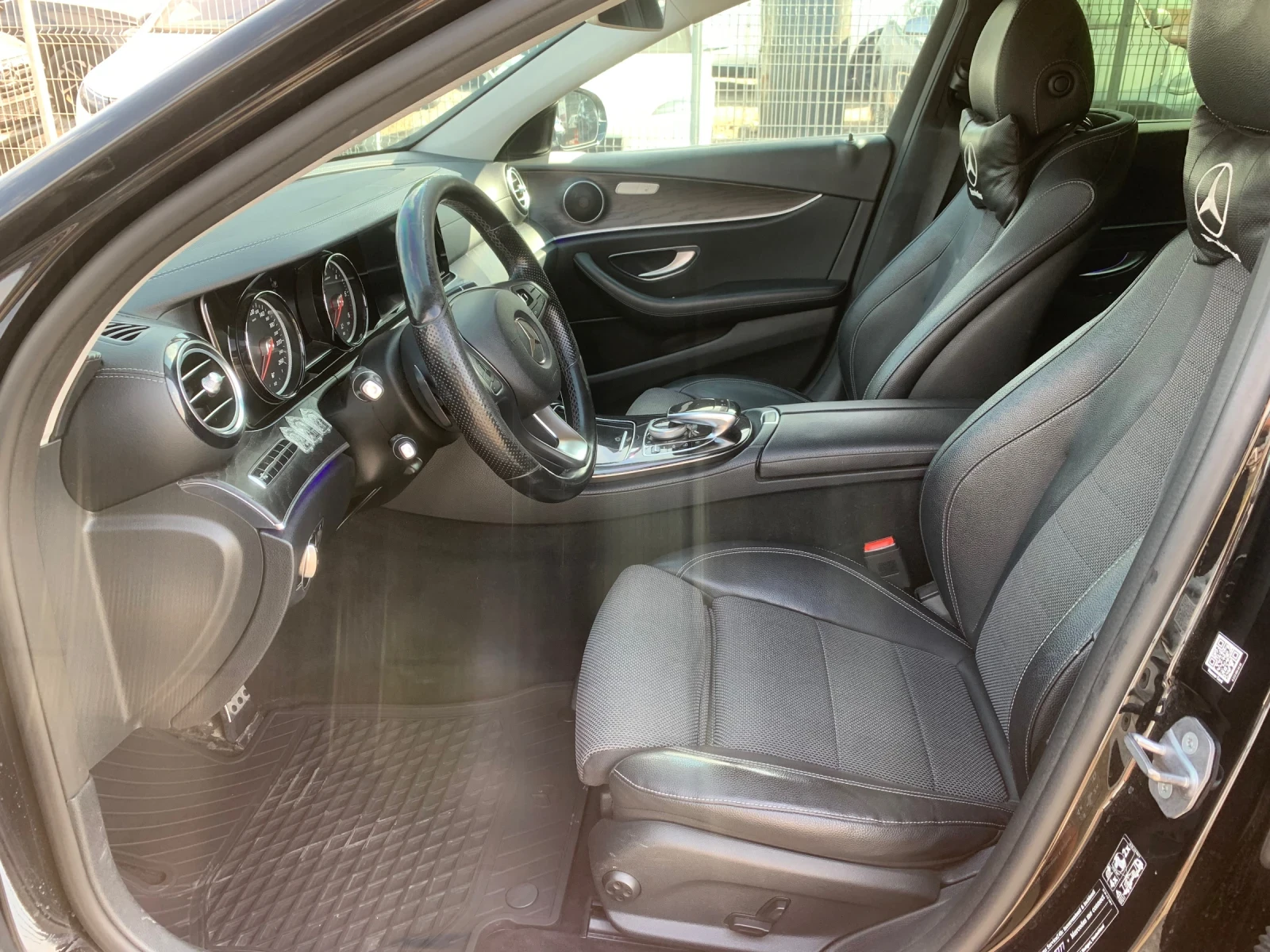 Mercedes-Benz E 220 Обява: — 8