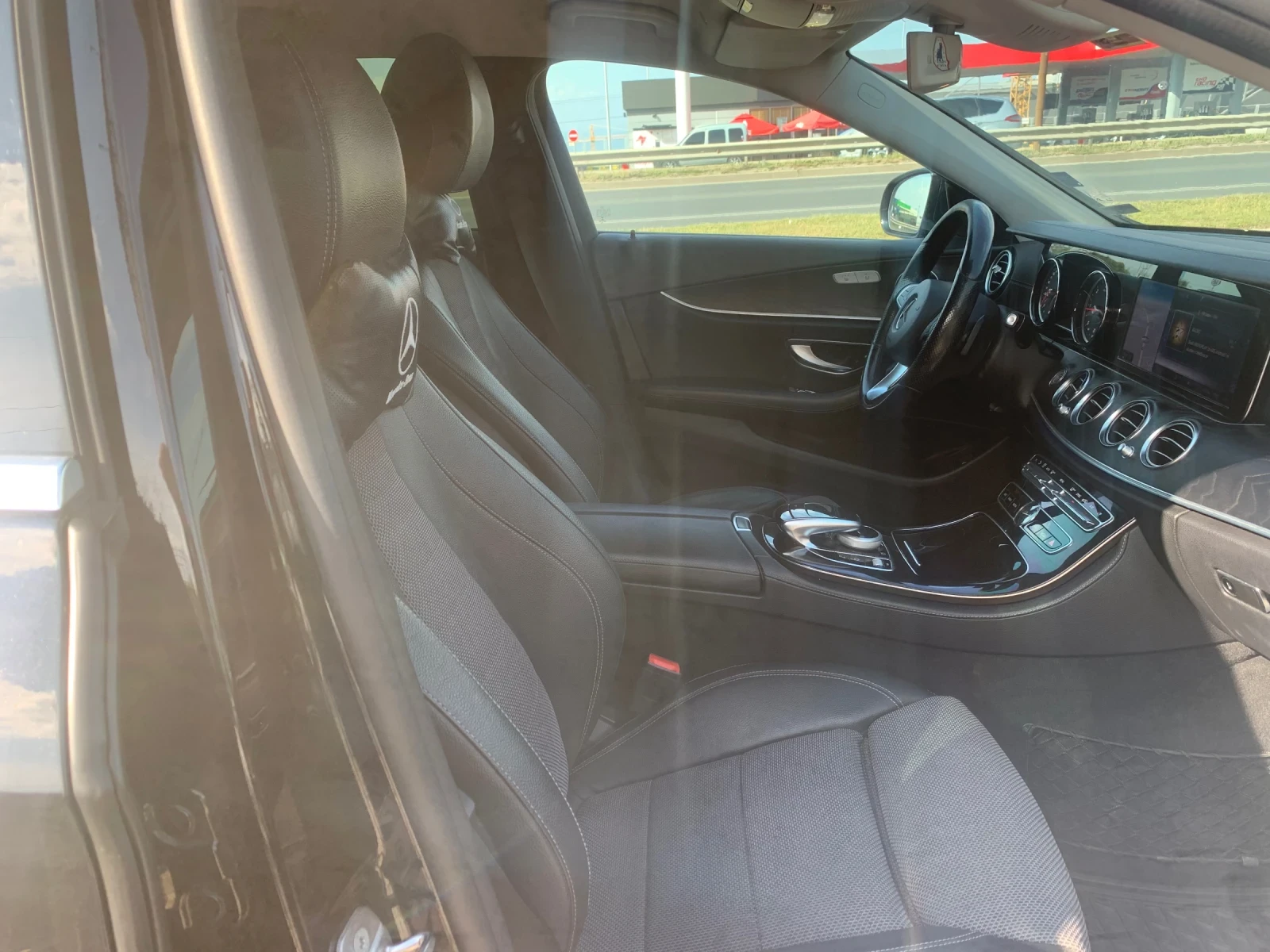 Mercedes-Benz E 220 Обява: — 11