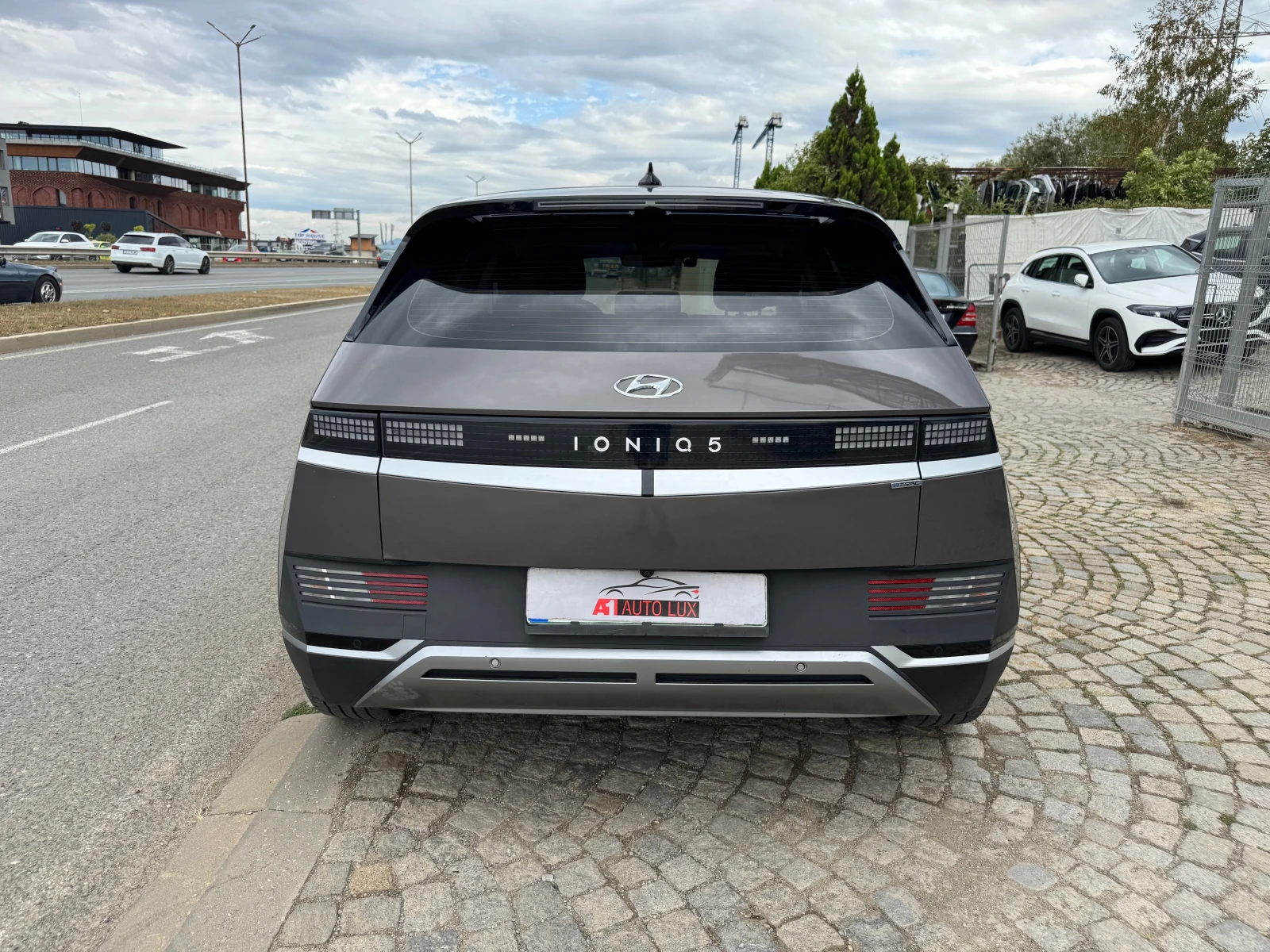 Hyundai Ioniq 5 4x4 — 5