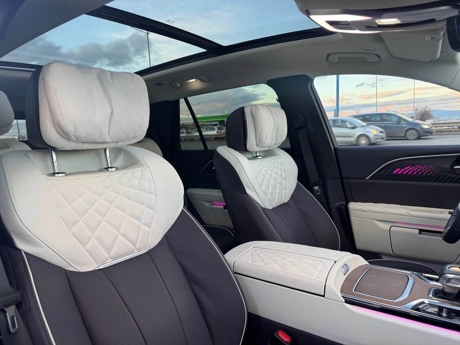 Hongqi E-HS9 E-HS9 120kWH — 10