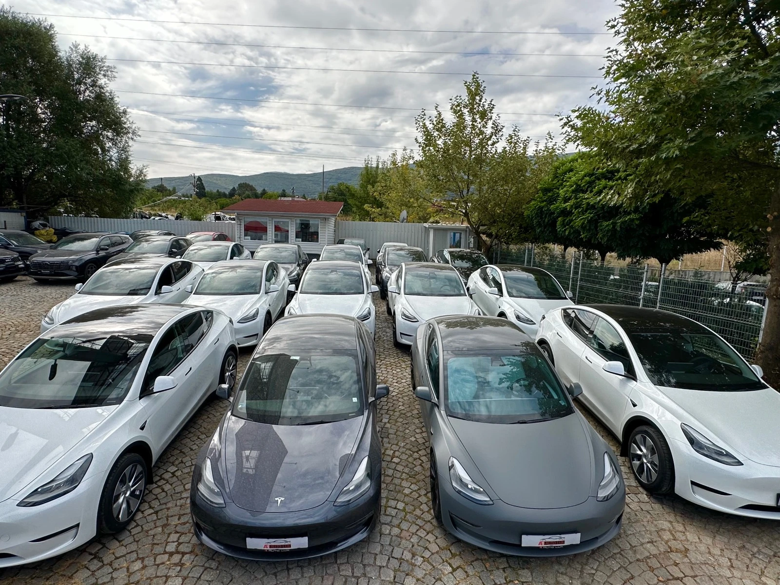 Tesla Model Y 5 — 15