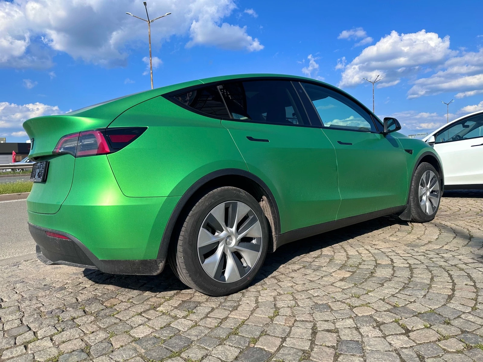 Tesla Model Y 5 — 14