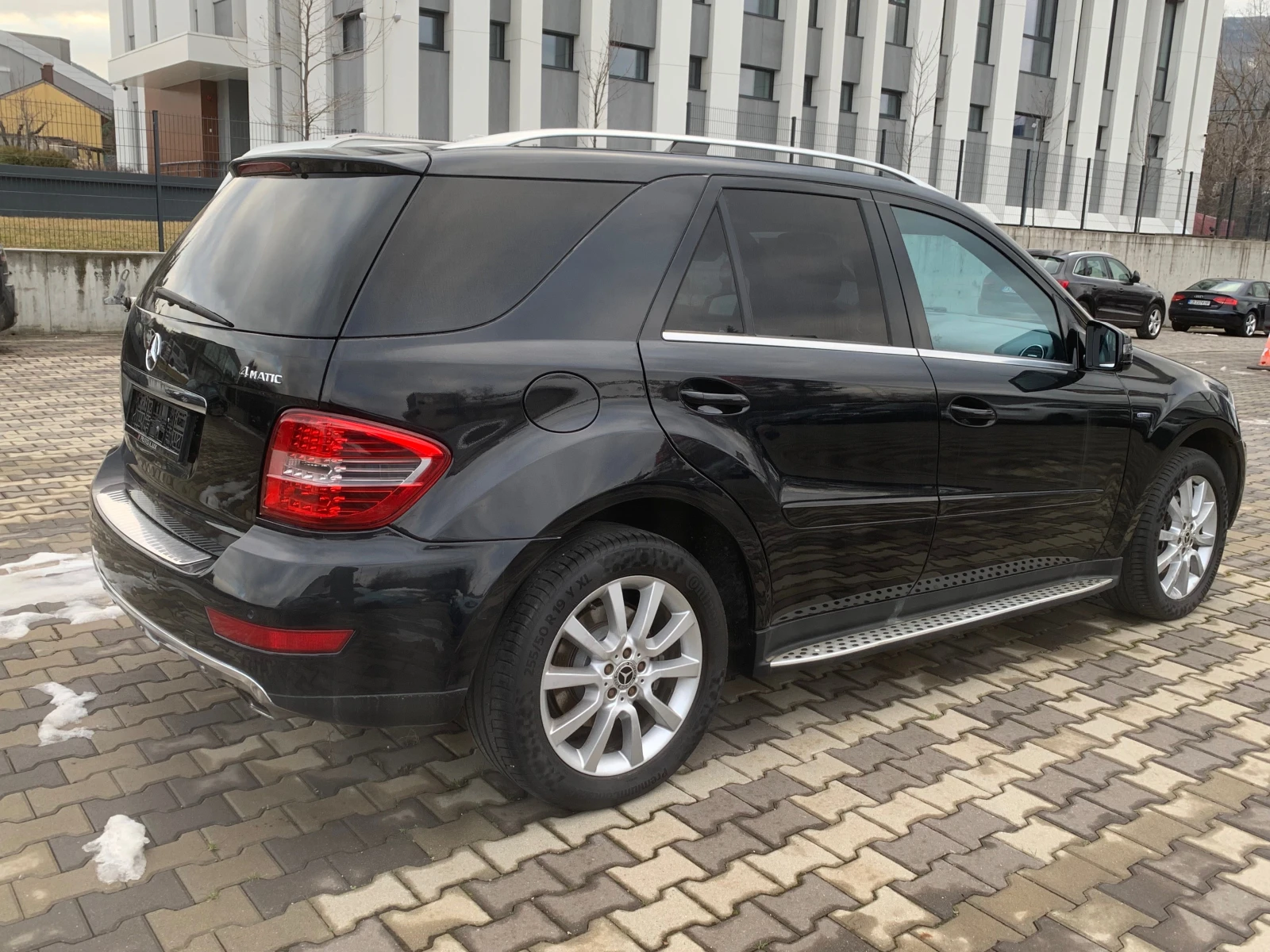 Mercedes-Benz ML 300 GRAND — 4