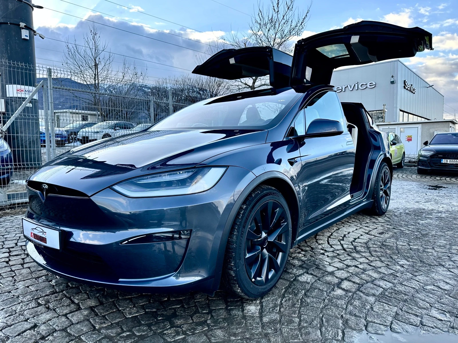 Tesla Model X 5 — 3