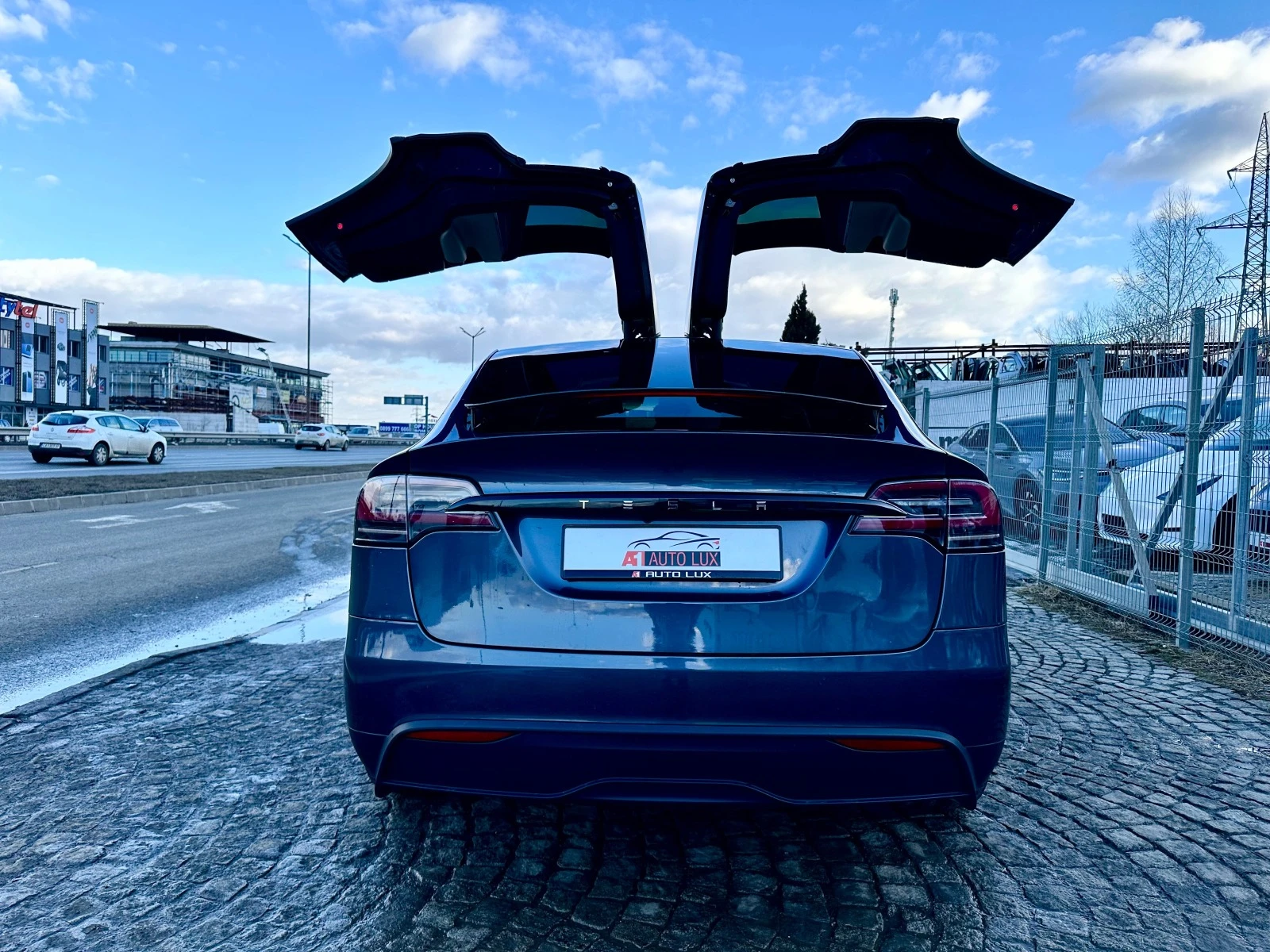 Tesla Model X 5 — 9