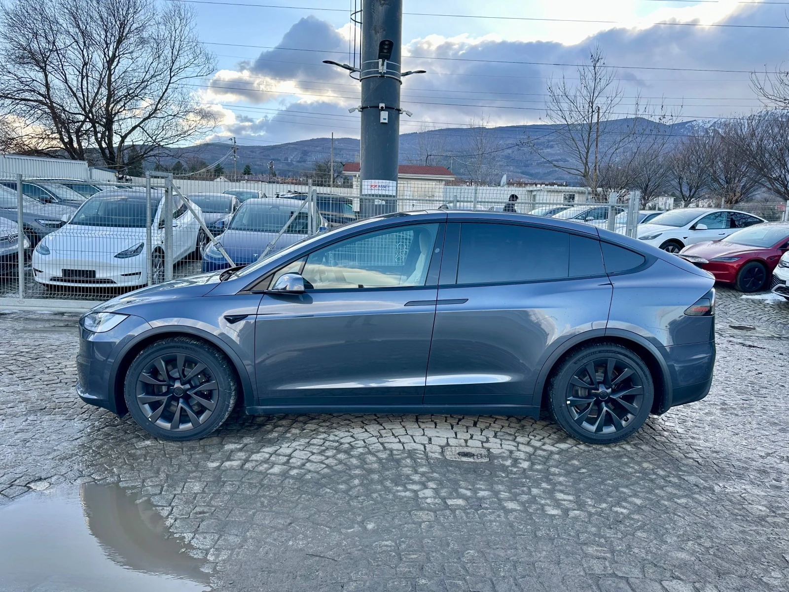 Tesla Model X 5 — 5