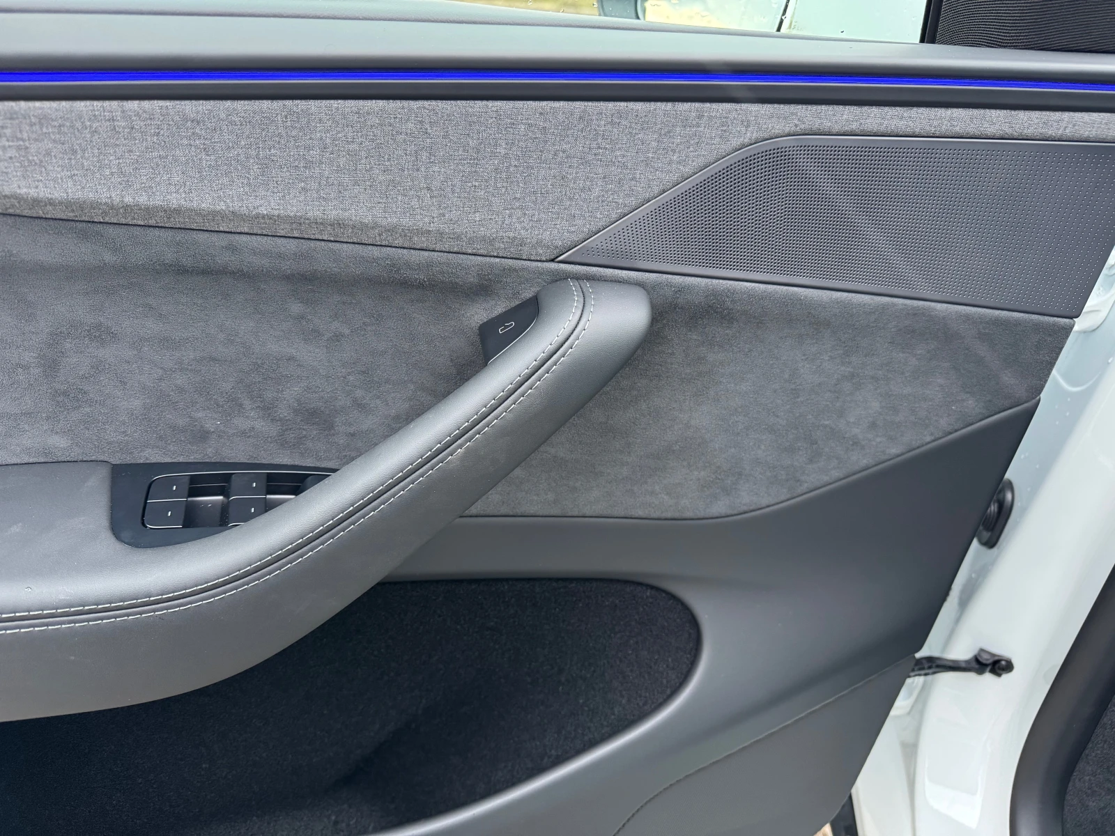 2026 Tesla Model Y Juniper Long Range AWD — 10