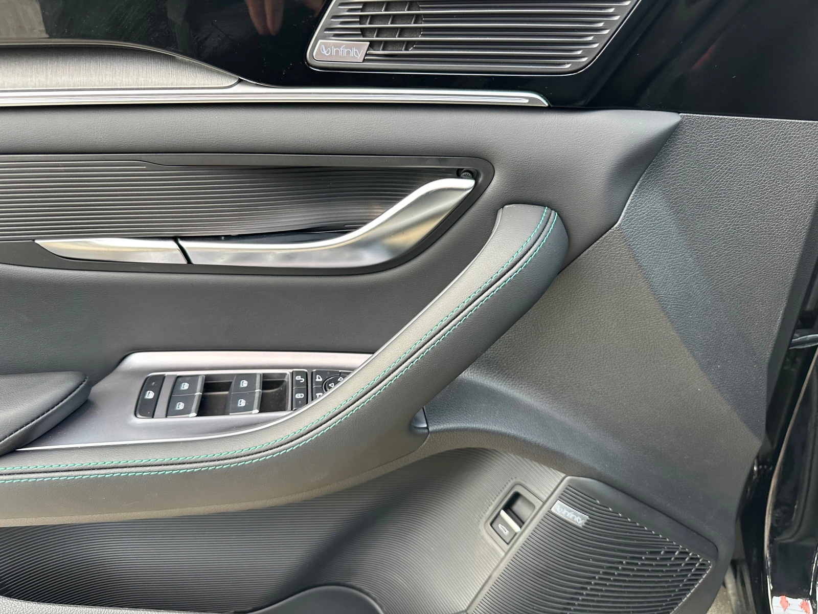 2026 BYD Seal U 26 kWh Plug-in Hybrid — 8