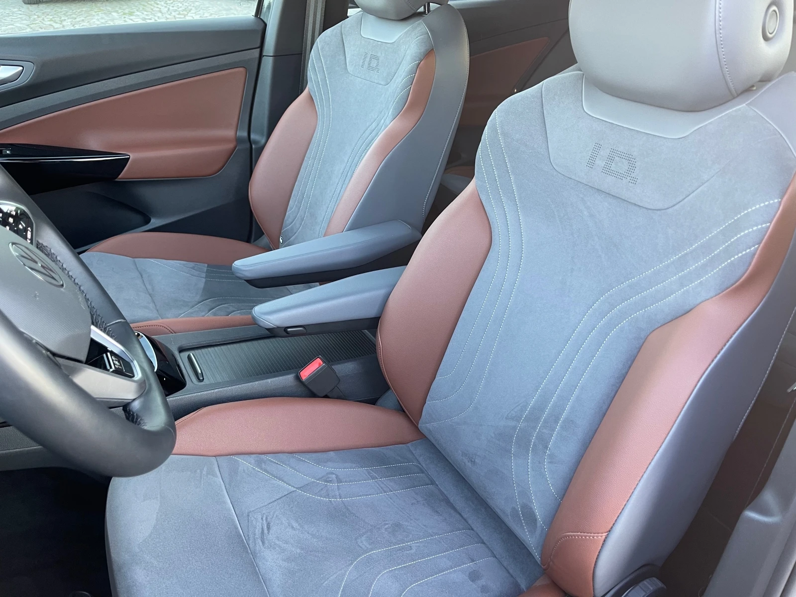 Volkswagen ID.4 204ps/77kwh/640km Обява: — 8