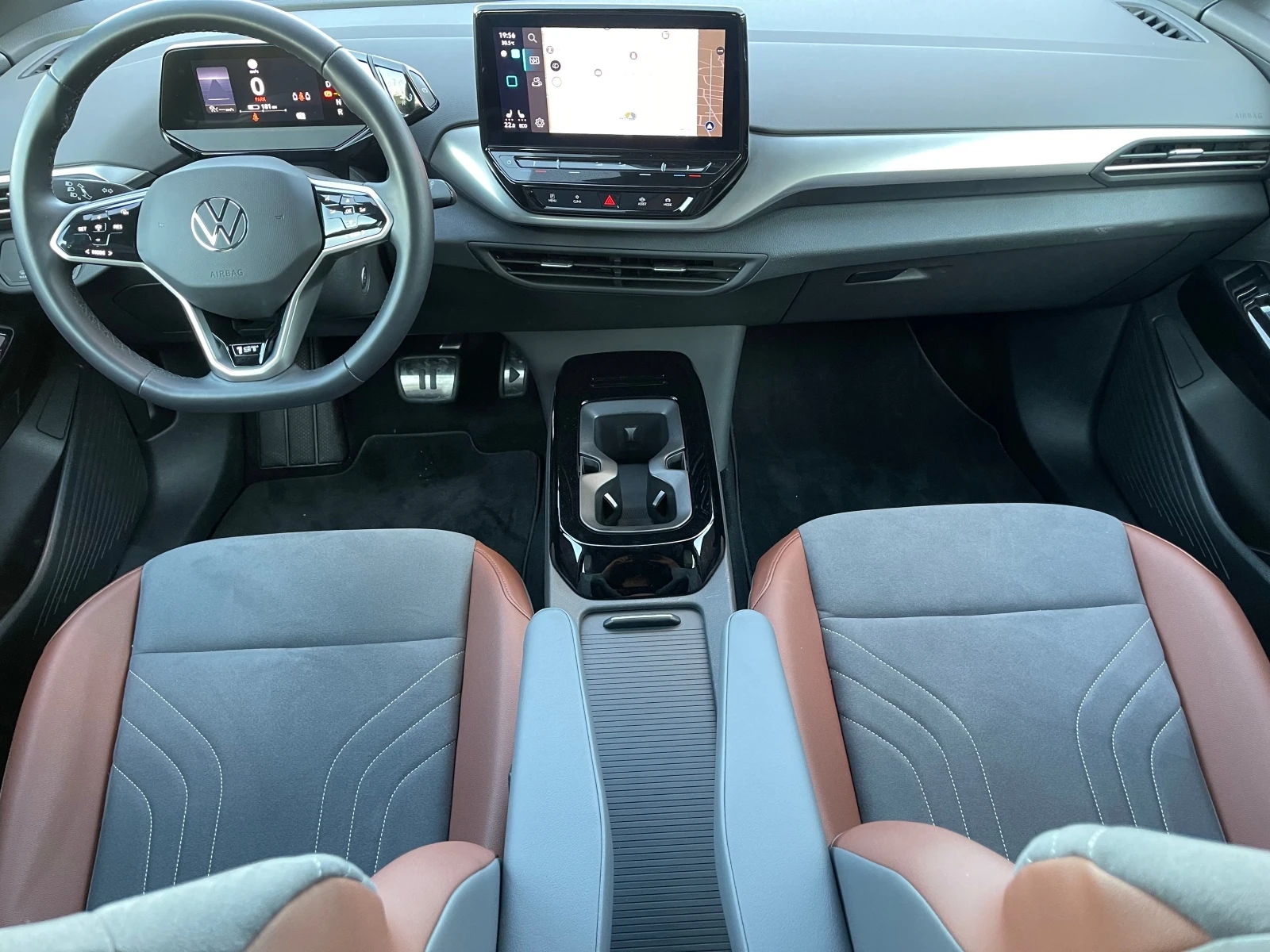 Volkswagen ID.4 204ps/77kwh/640km Обява: — 10