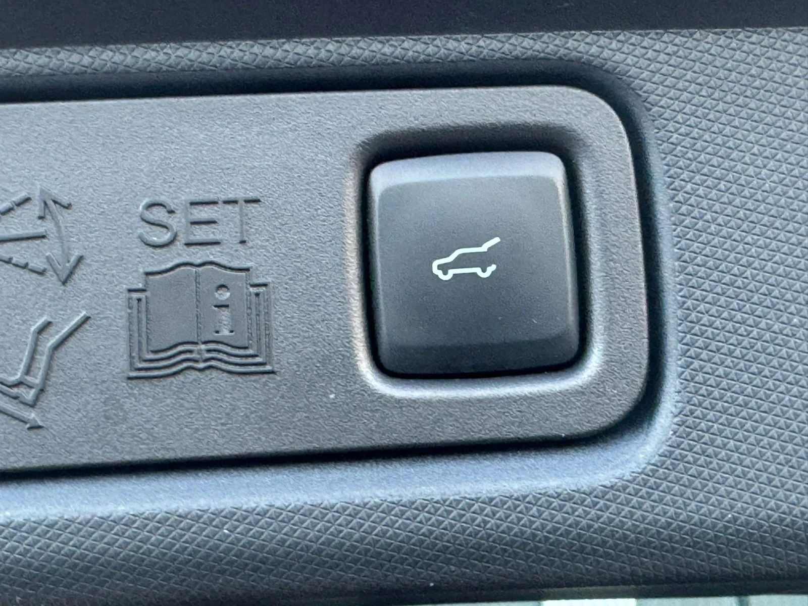 Ford Mustang Mach-E 80kw/Bowers&Wilkins — 7