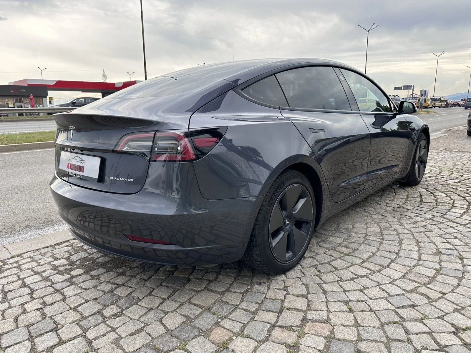 Tesla Model 3 Long — 7