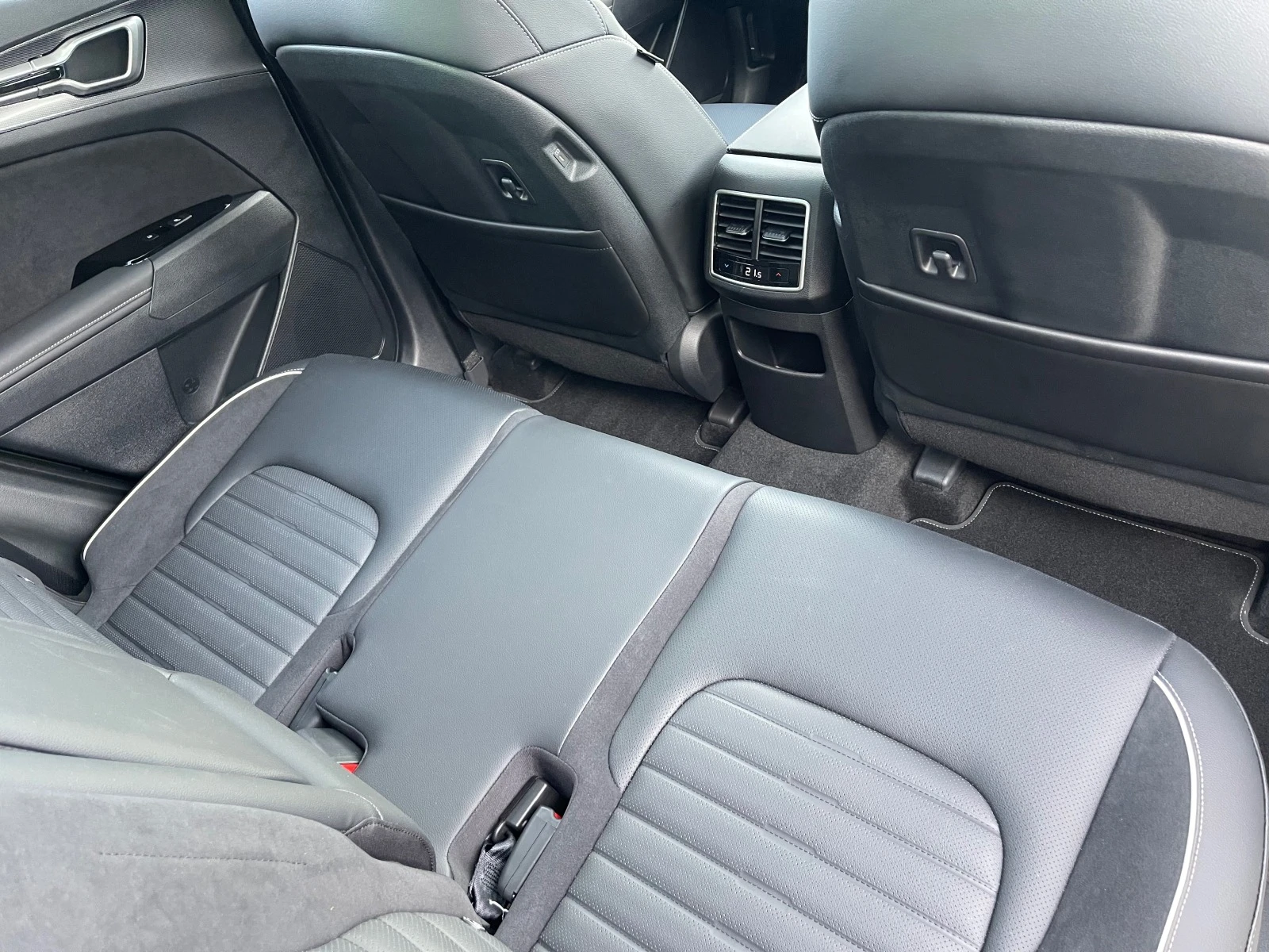 Kia Sportage GT-line\plug-in Обява: — 12