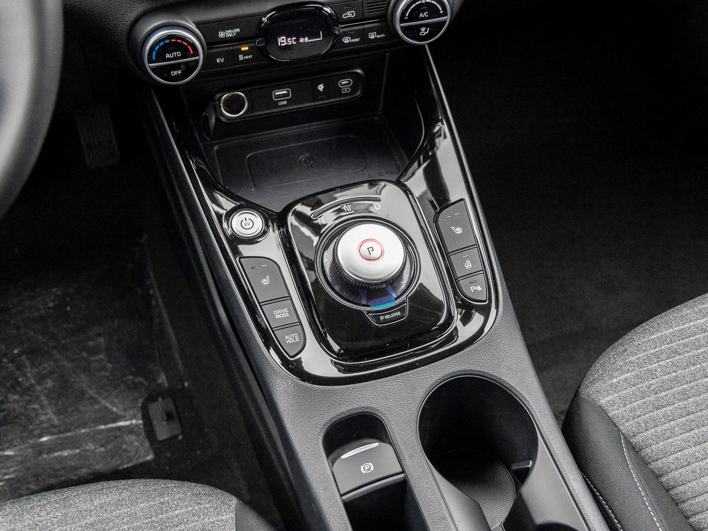 2024 Kia Soul НОВ! E-INSPIRATION 204HP HUD NAVI AMBI LED 160f — 15