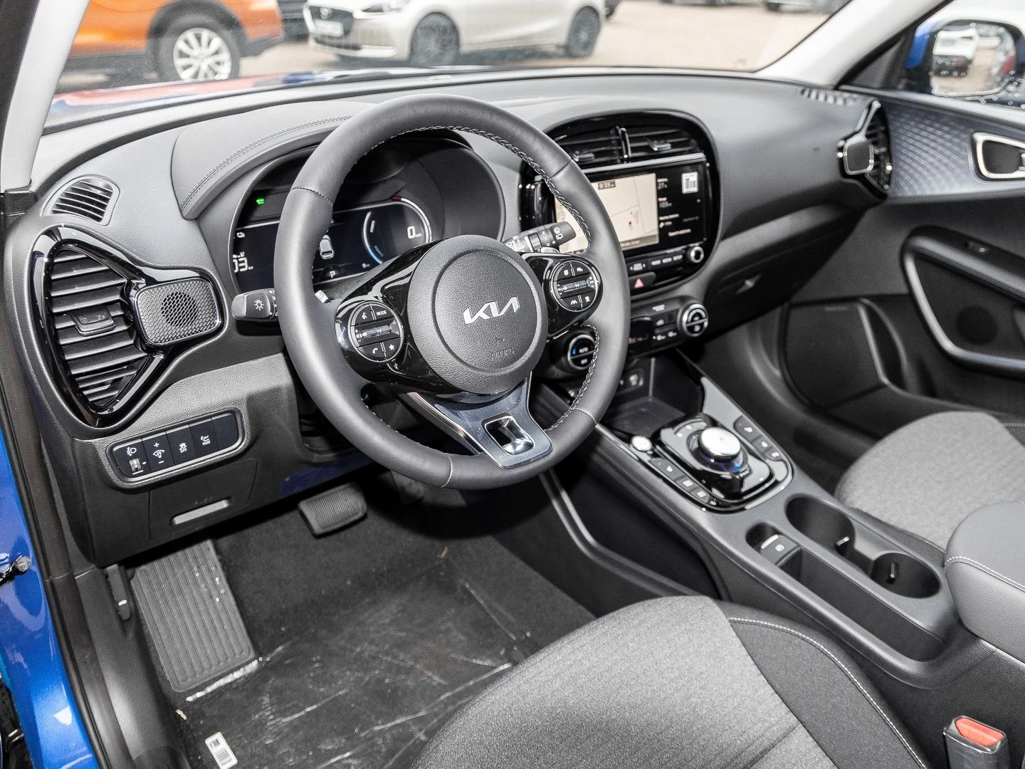 2024 Kia Soul НОВ! E-INSPIRATION 204HP HUD NAVI AMBI LED 160f — 10