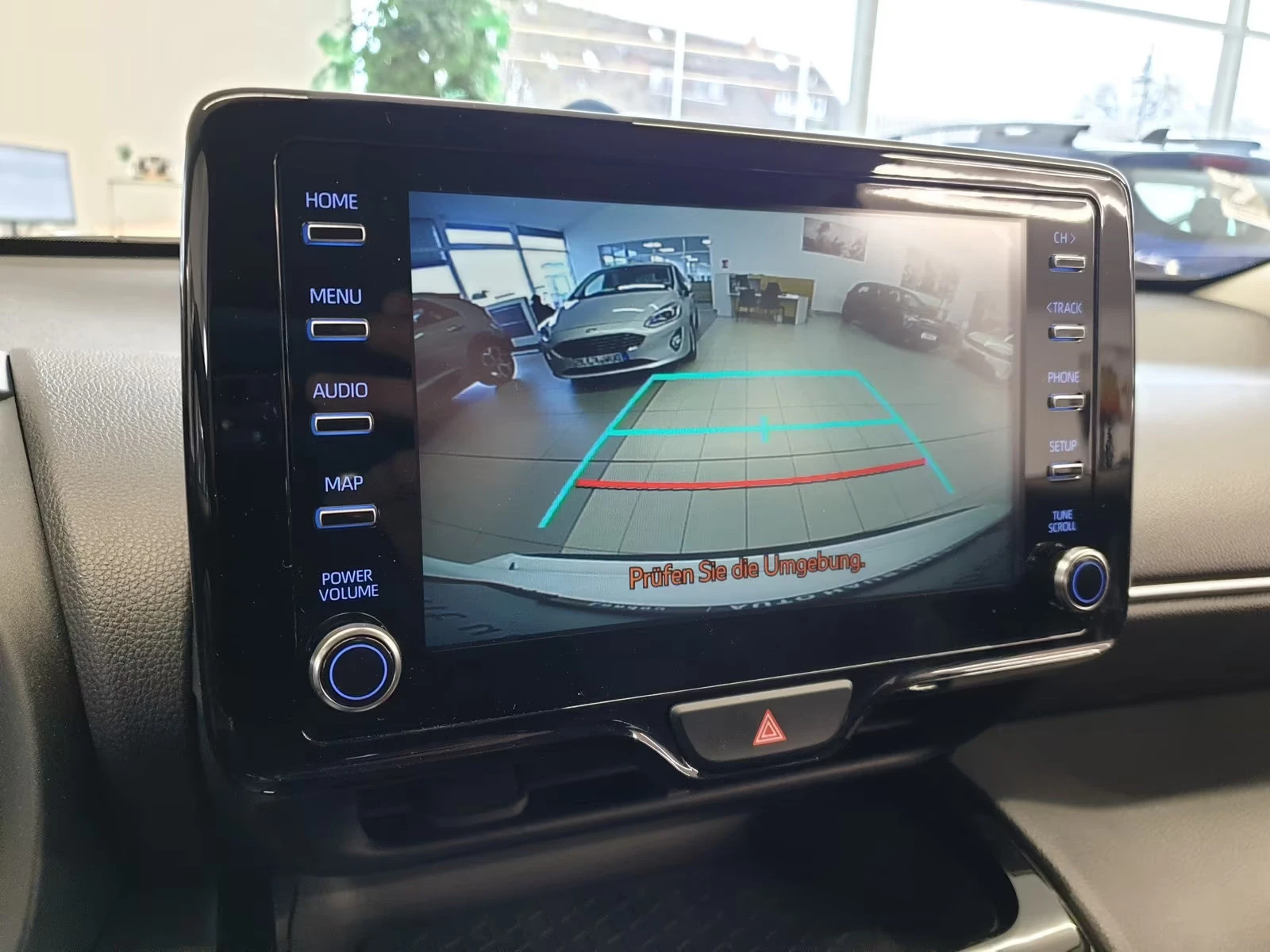2024 Toyota Yaris Cross COMFORT 116HP CAM NAVI LED L.ASSIST CARPLAY 233g — 12