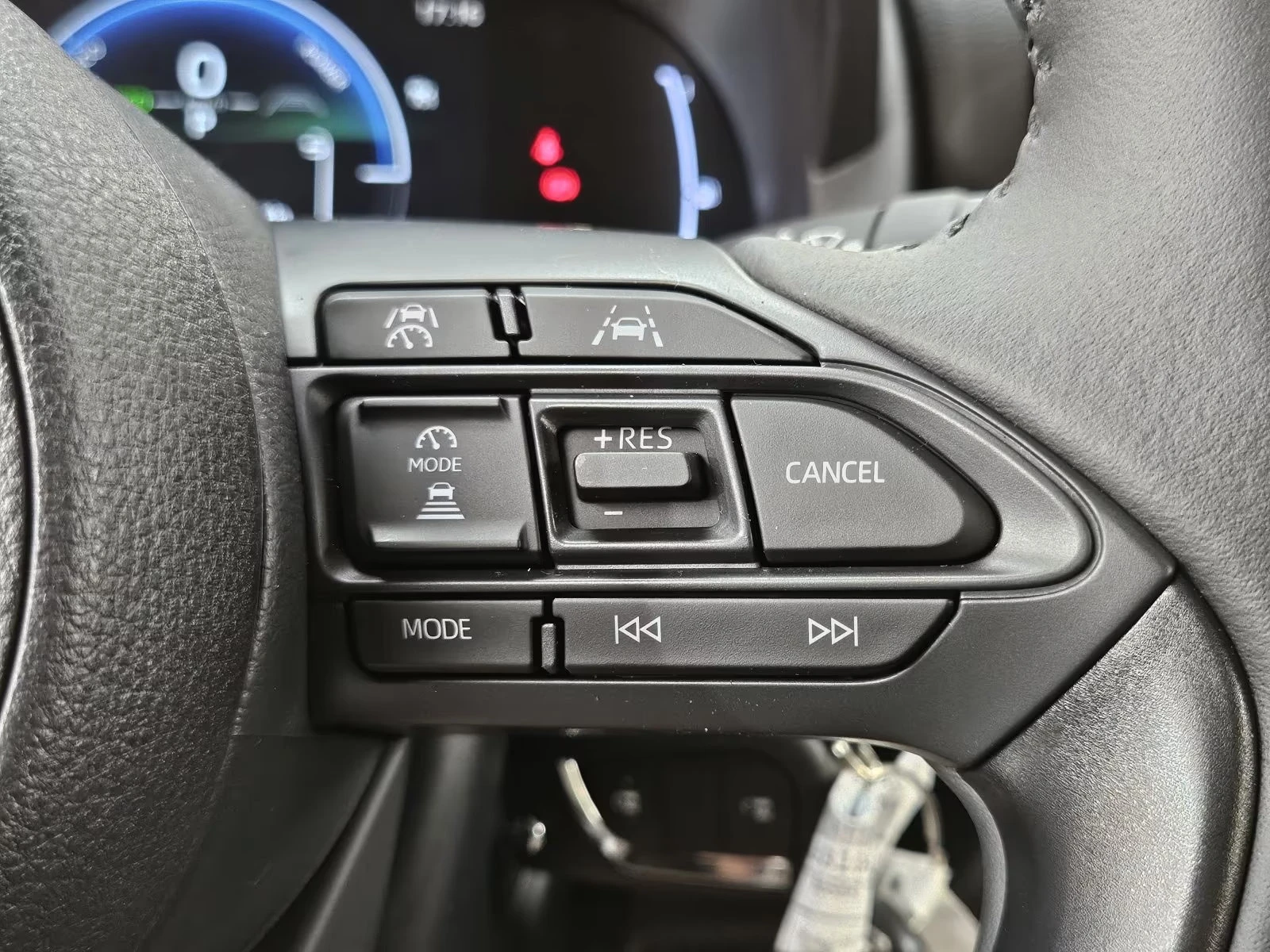 2025 Toyota Yaris Cross HYBRID 116HP CAM NAVI LED KLESS DIGI CARPLAY 234g — 8