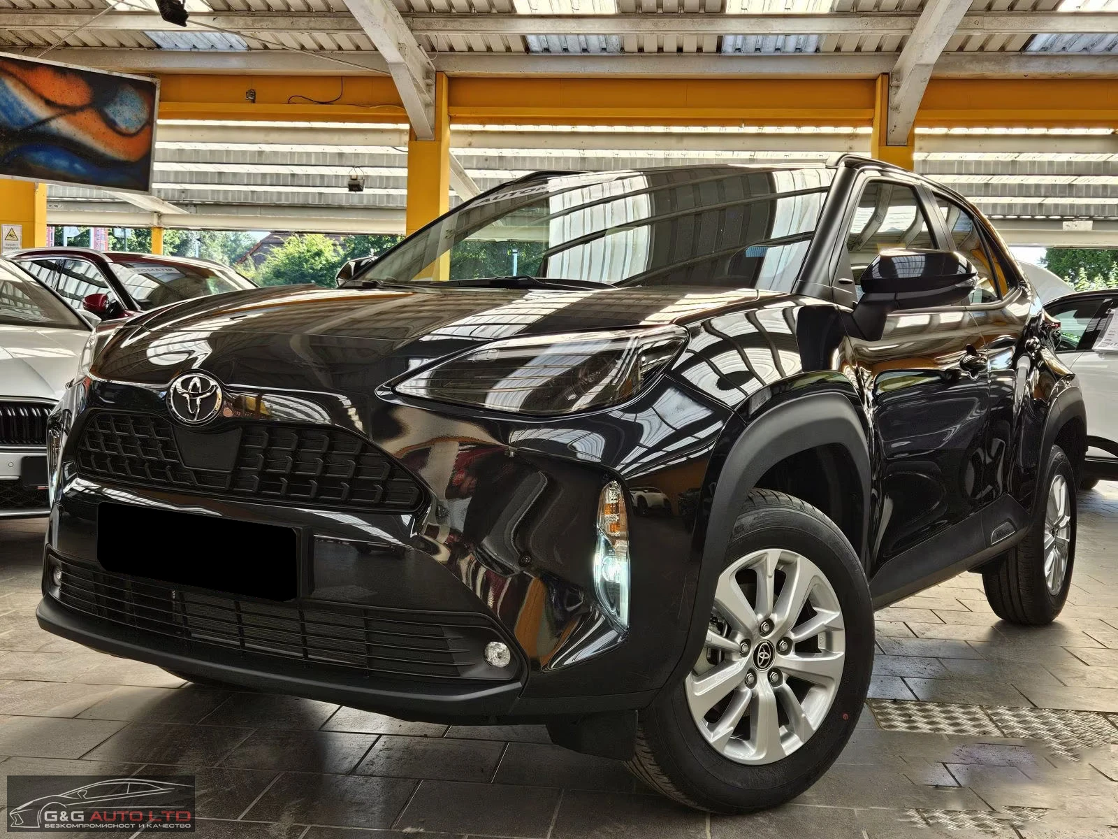Toyota Yaris Cross HYBRID 116HP CAM NAVI LED KLESS DIGI CARPLAY 234g 2025