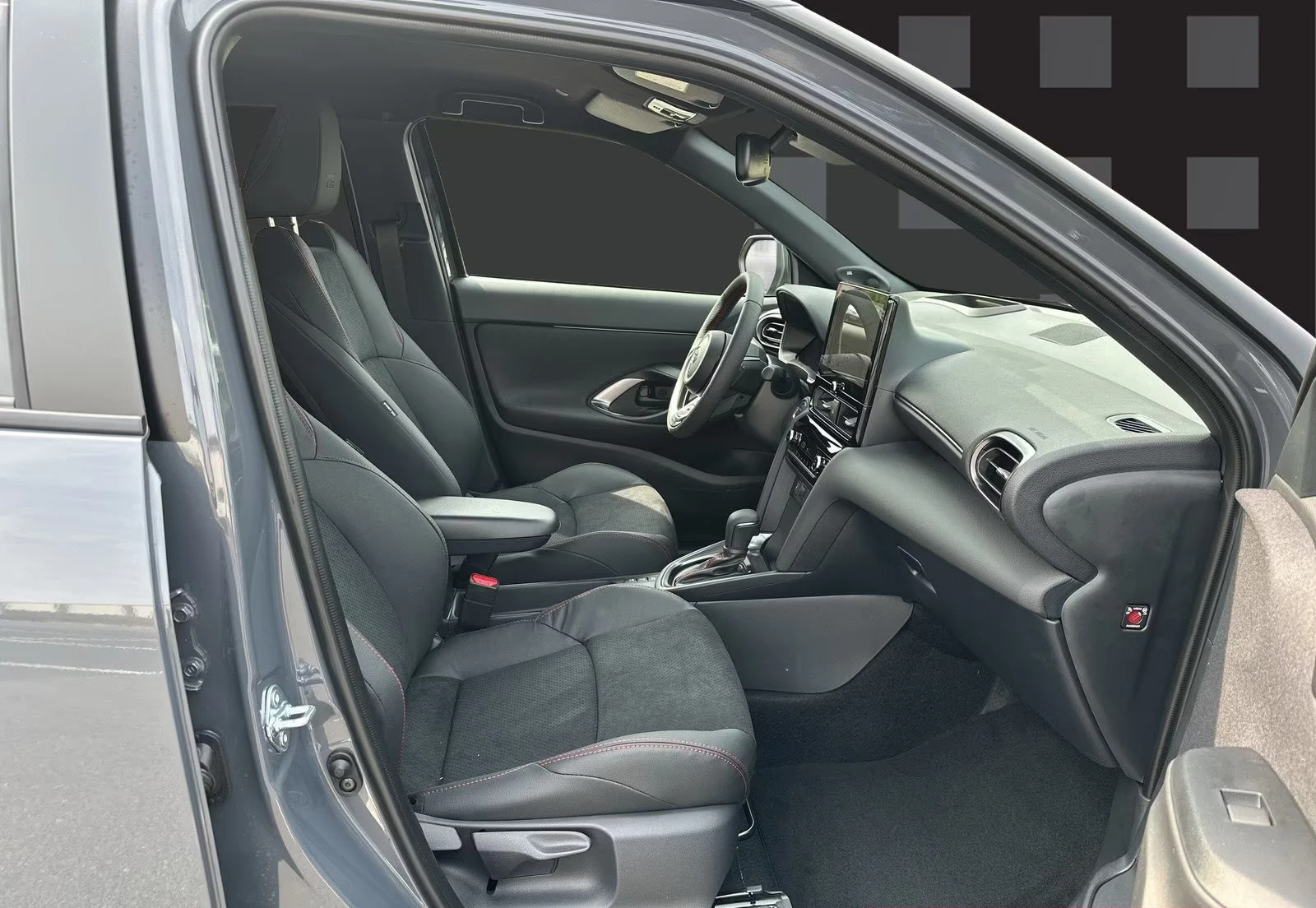 2025 Toyota Yaris Cross GR-SPORT 131HP HUD NAVI CAM LED KLESS AMBI 236g — 14