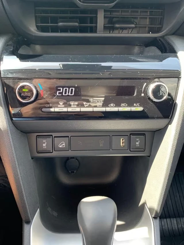 2024 Toyota Yaris Cross COMFORT 116HP 4WD CAM NAVI LED DIGI CARPLAY 238g — 13