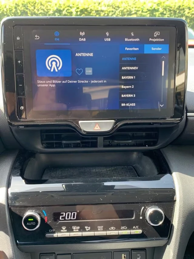 2024 Toyota Yaris Cross COMFORT 116HP 4WD CAM NAVI LED DIGI CARPLAY 238g — 12