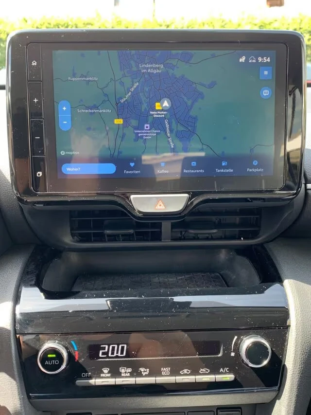2024 Toyota Yaris Cross COMFORT 116HP 4WD CAM NAVI LED DIGI CARPLAY 238g — 10