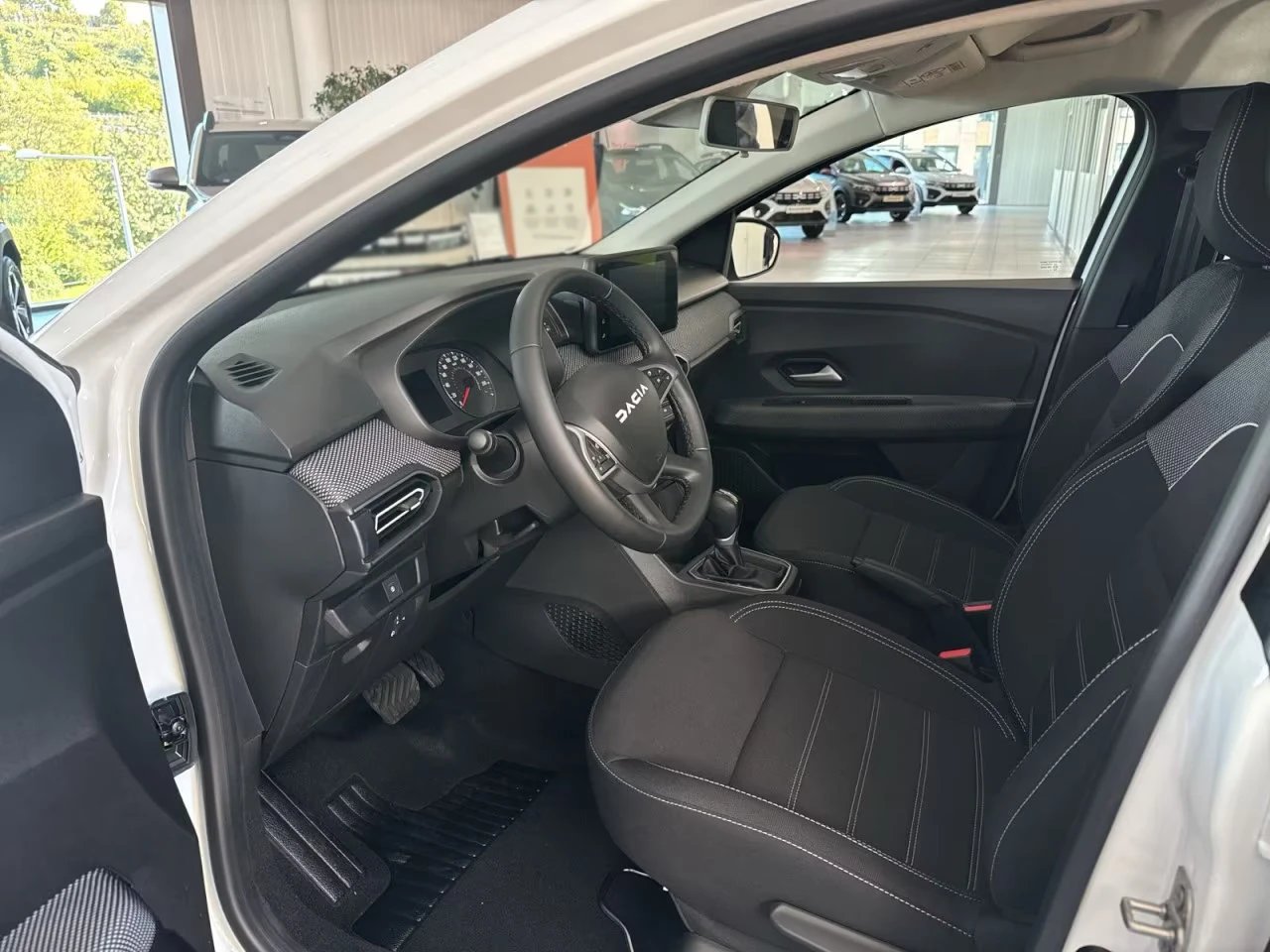 2025 Dacia Sandero НОВ! SCe65 67HP ESSENTIAL ACC ISOFIX LED 276g — 9