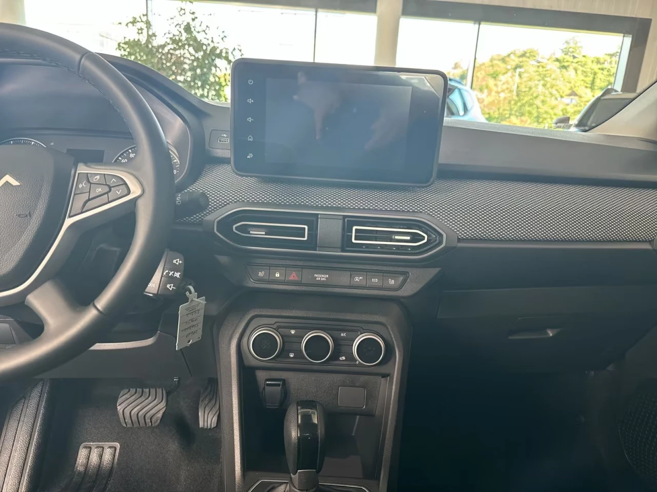 2025 Dacia Sandero НОВ! SCe65 67HP ESSENTIAL ACC ISOFIX LED 276g — 11